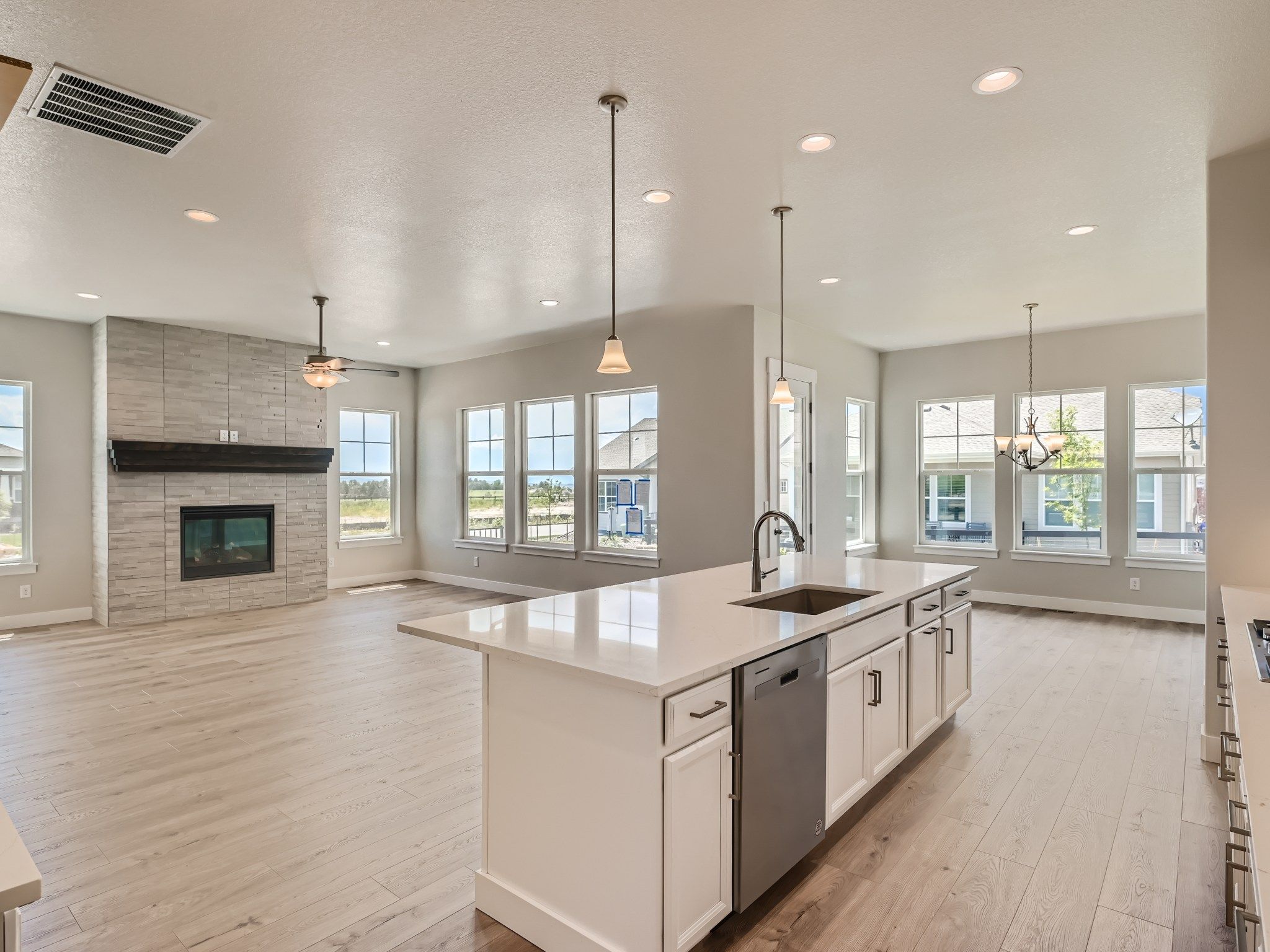 Plan C552 Kitchen Representative Photo