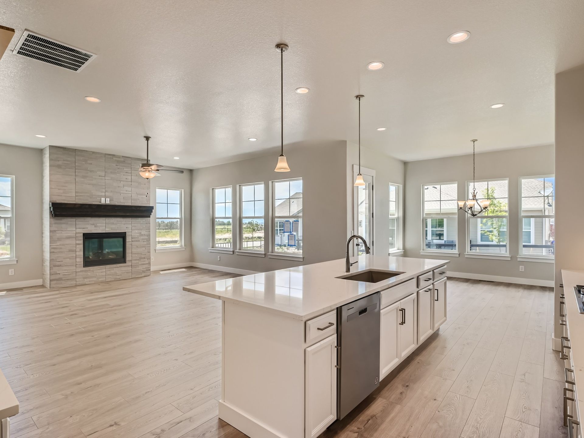 Plan C552 Kitchen Representative Photo