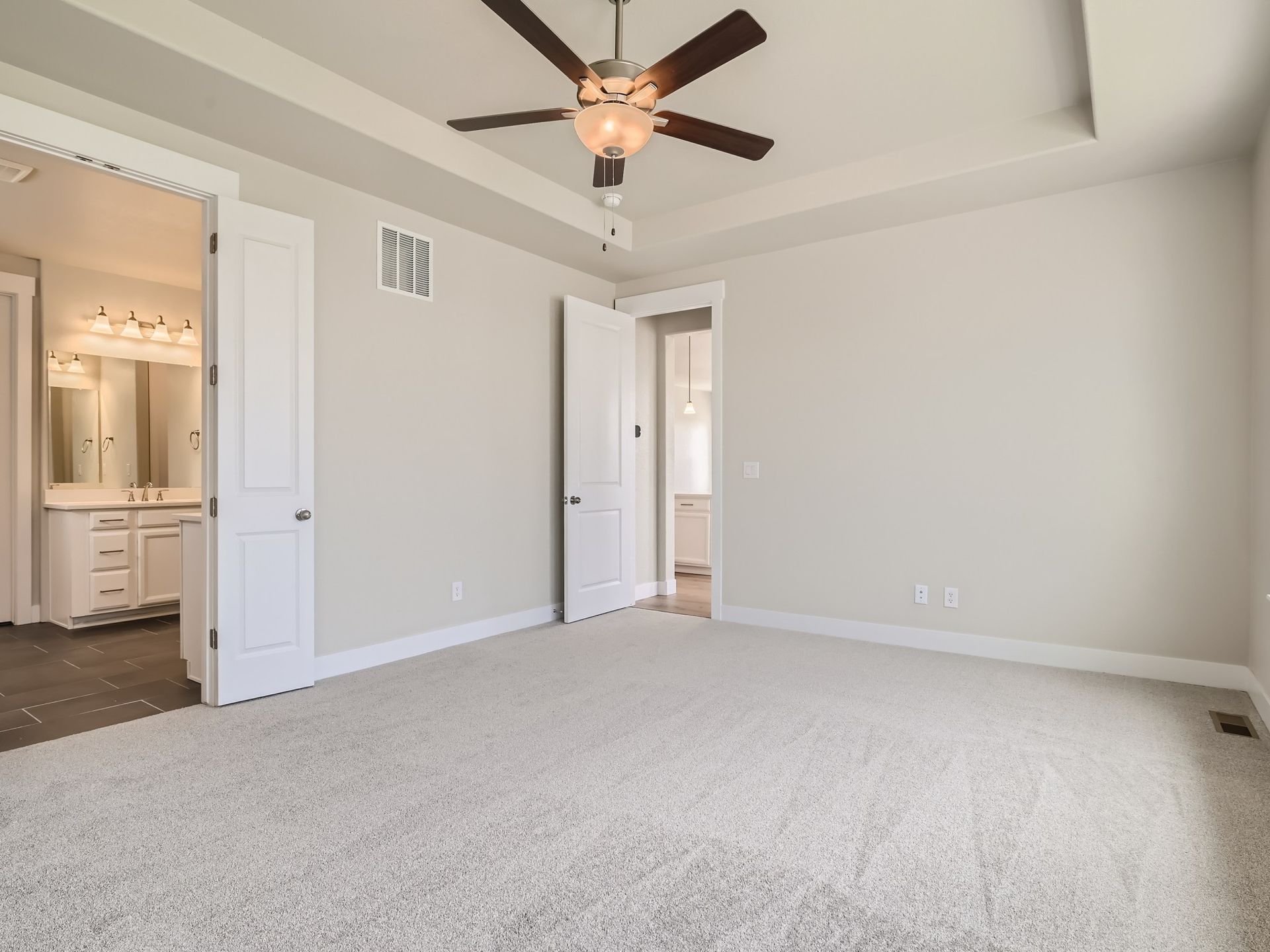 Plan C552 Main Bedroom Representative Photo
