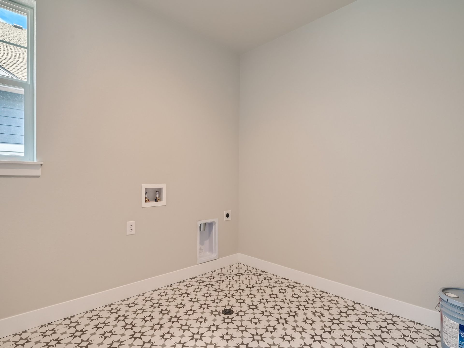 Plan C552 Laundry Room Representative Photo
