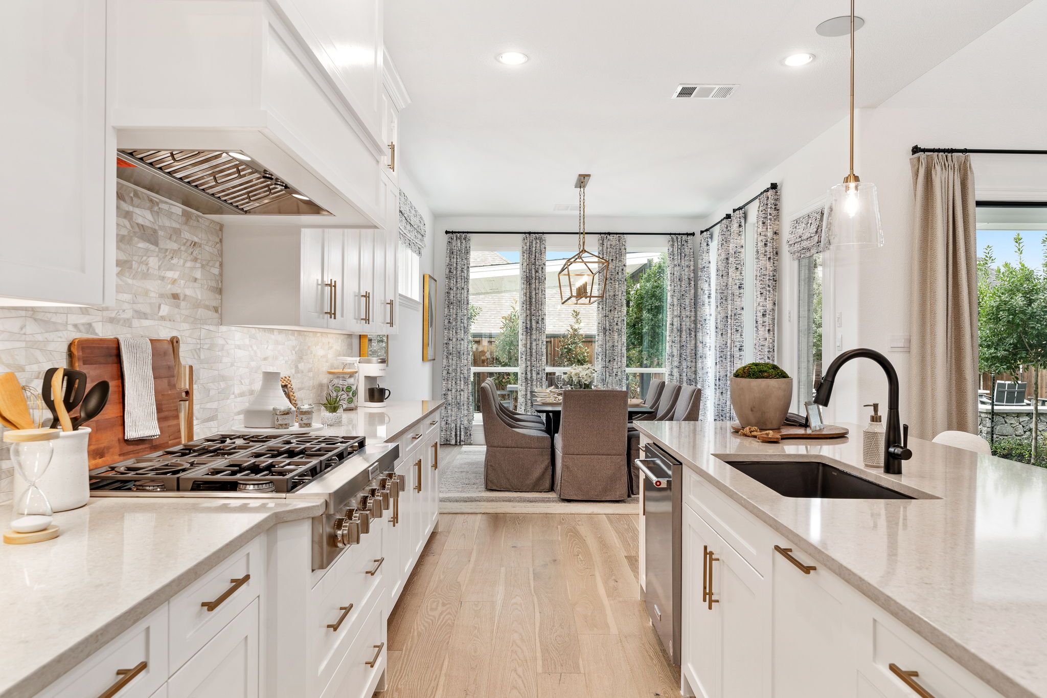 Plan 1639 Kitchen Representative Photo by American Legend Homes