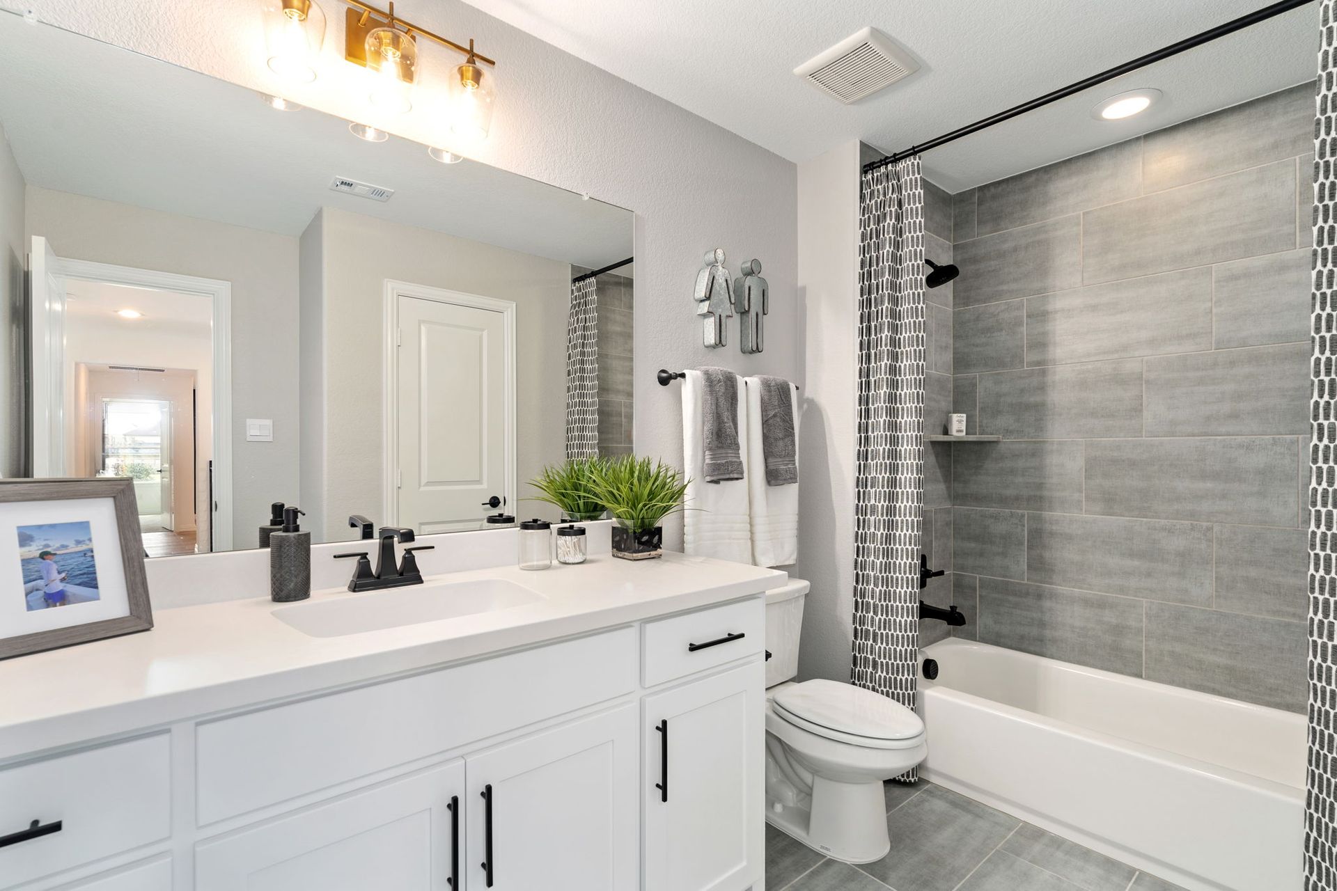 Plan 1639 Bathroom Representative Photo by American Legend Homes