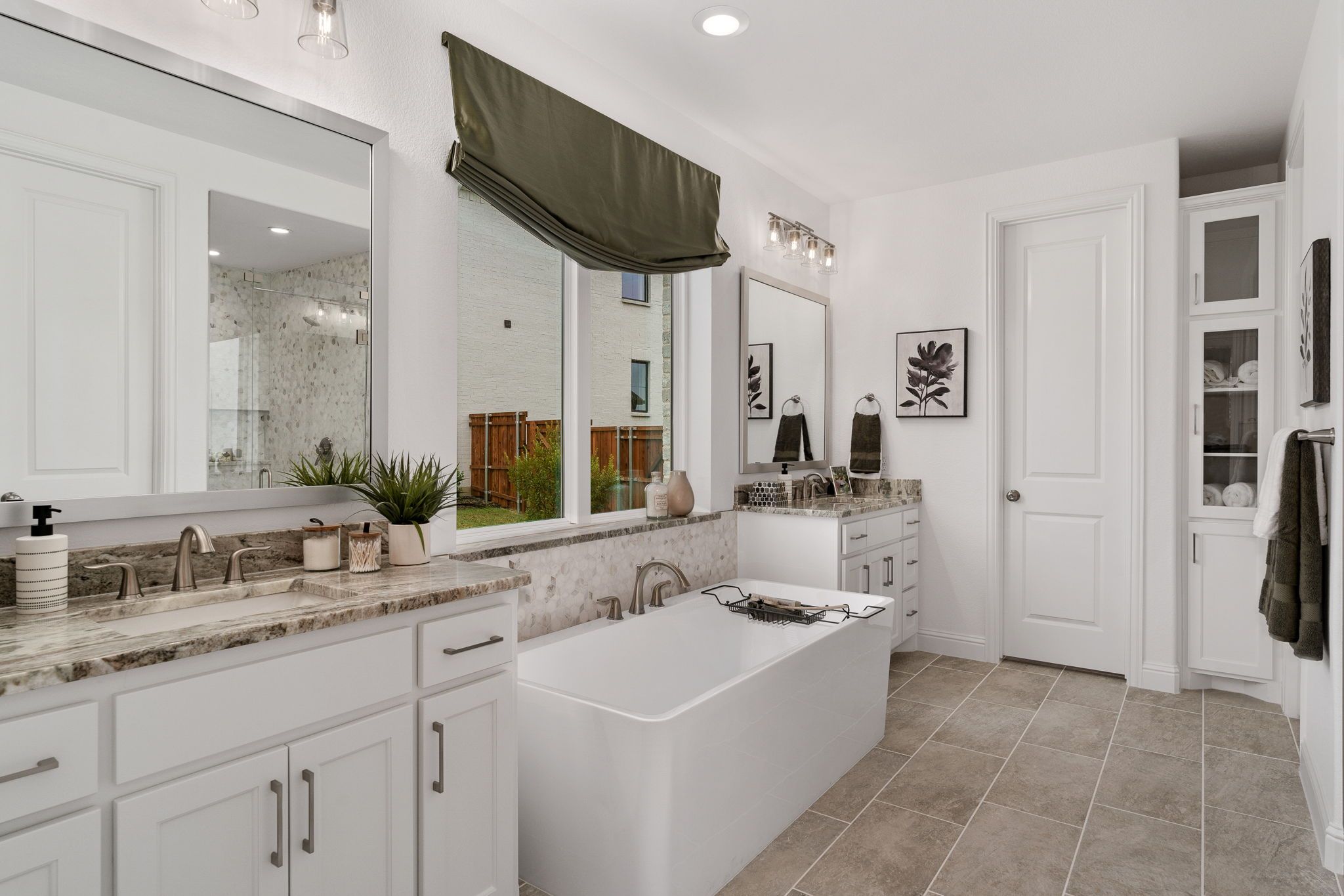 Plan 1138 Main Bathroom Representative Photo