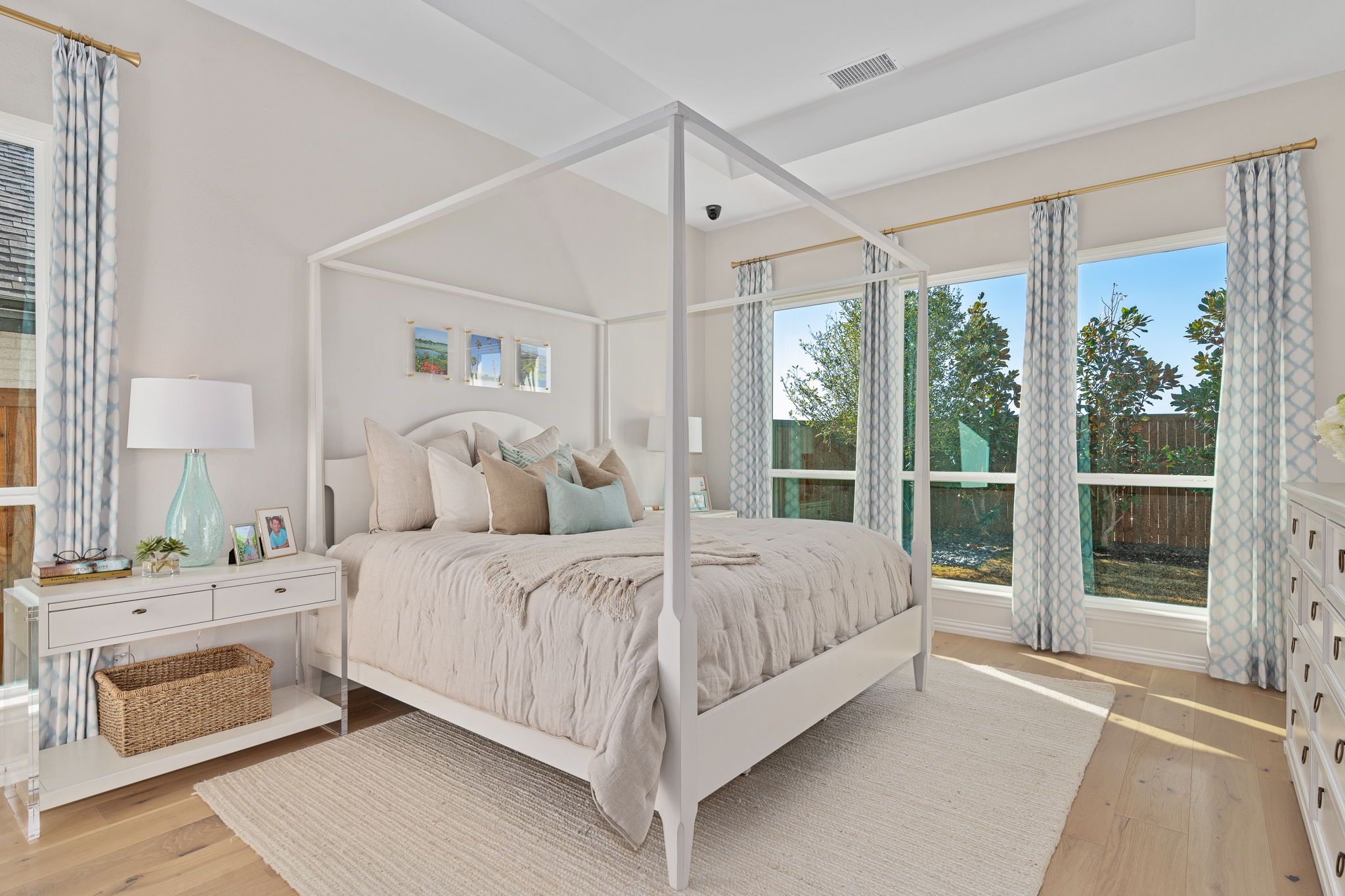 Plan 1534 Main Bedroom Representative Photo by American Legend Homes