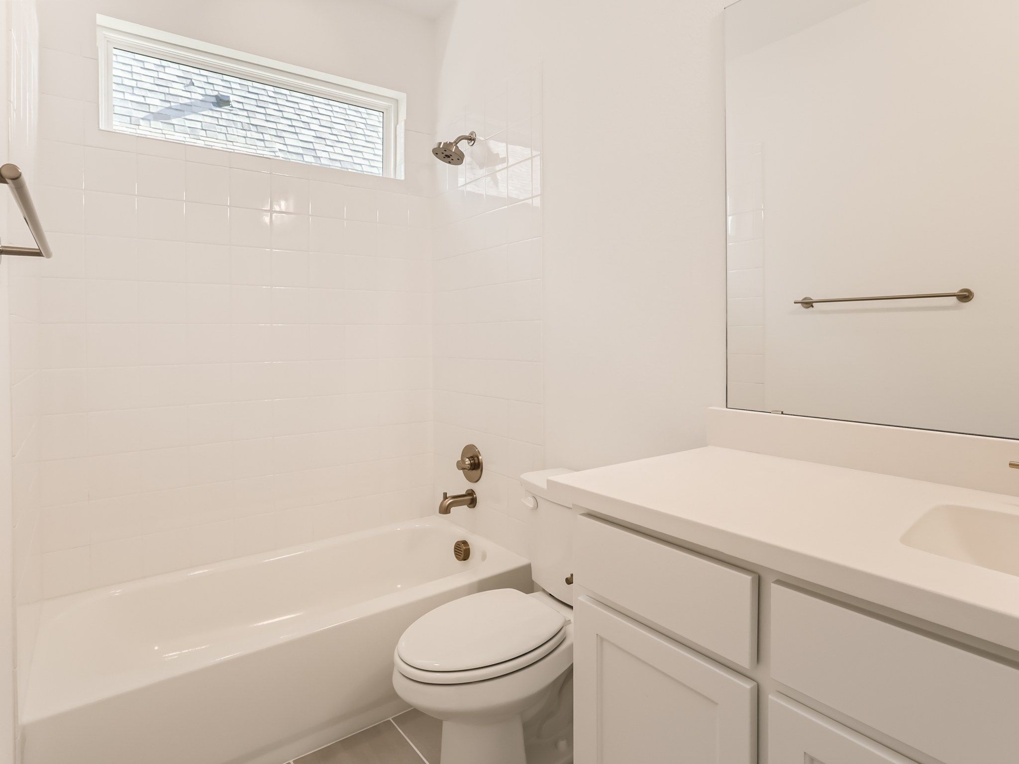 Plan 1629 Secondary Bathroom Representative Image