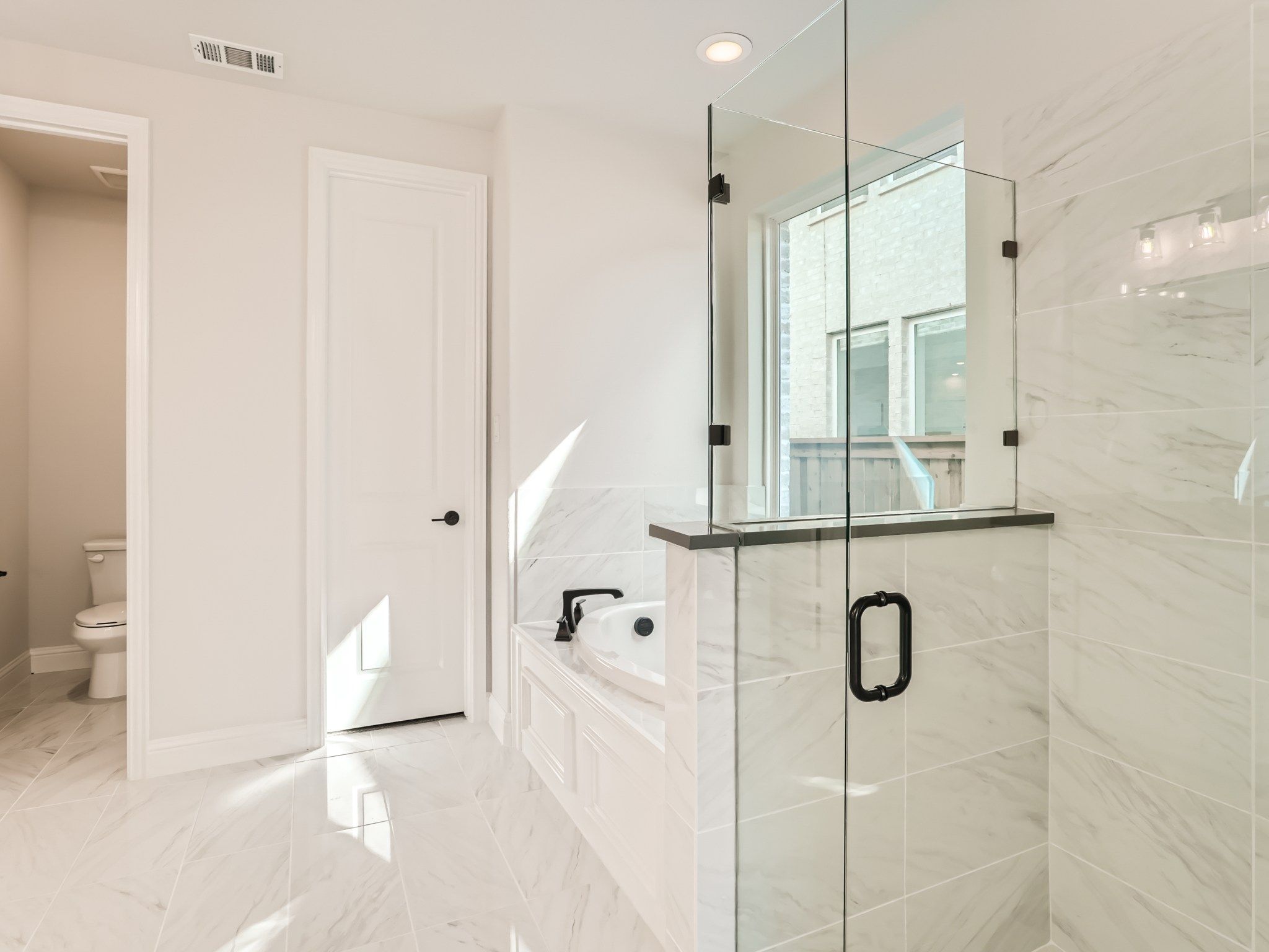 Plan 1403 Main Bathroom Representative Photo