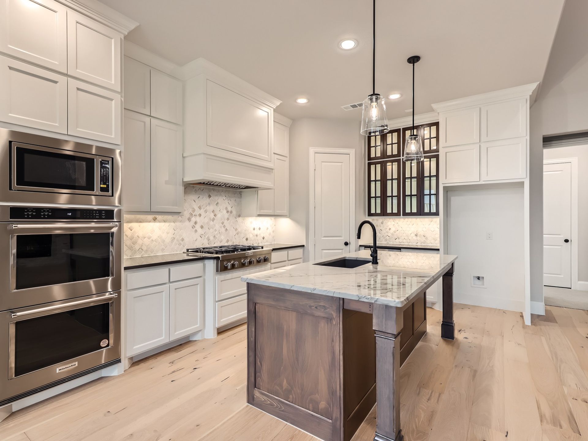 Plan 1624 Kitchen Representative Photo
