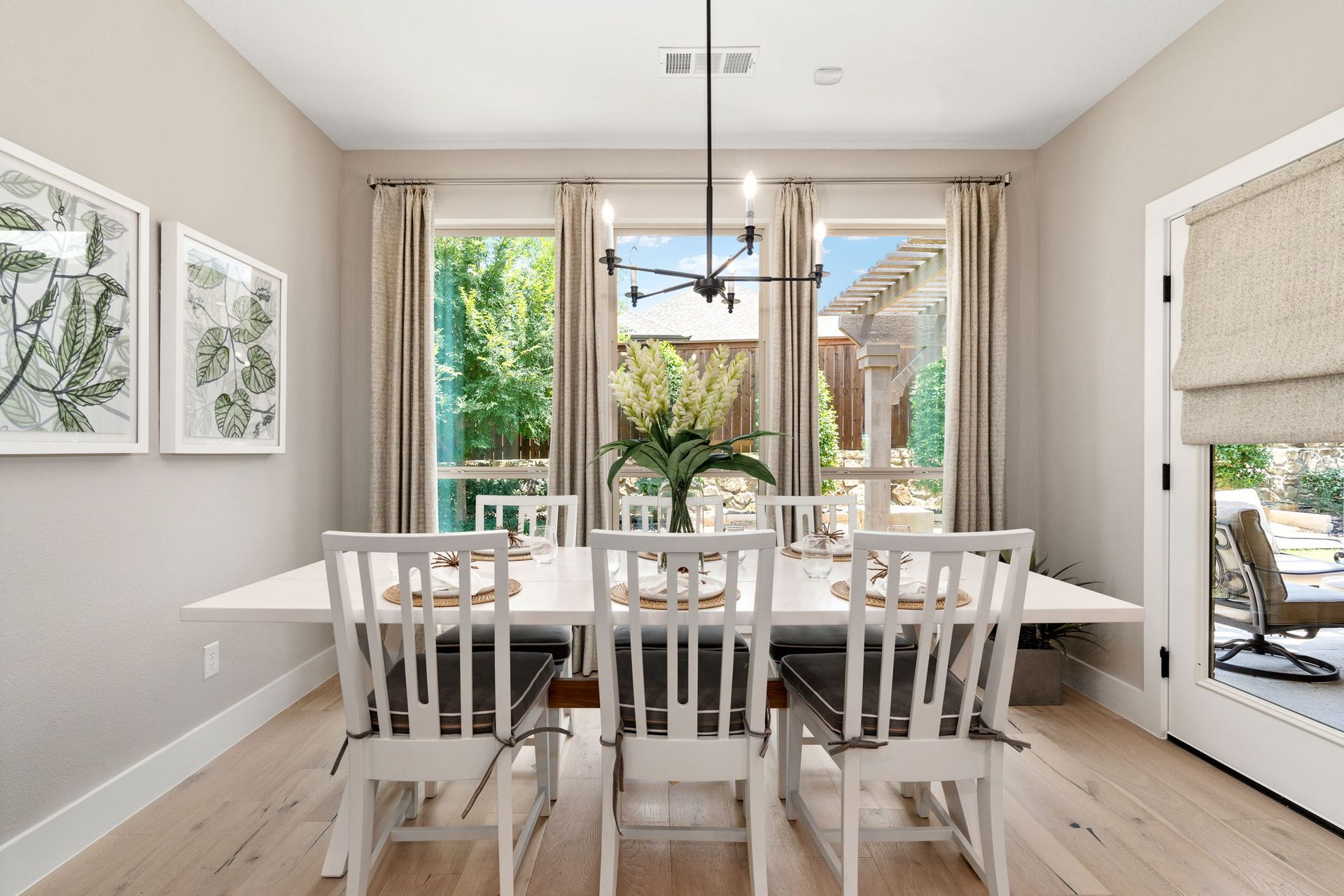 Plan 1685 Casual Dining Representative Photo by American Legend Homes