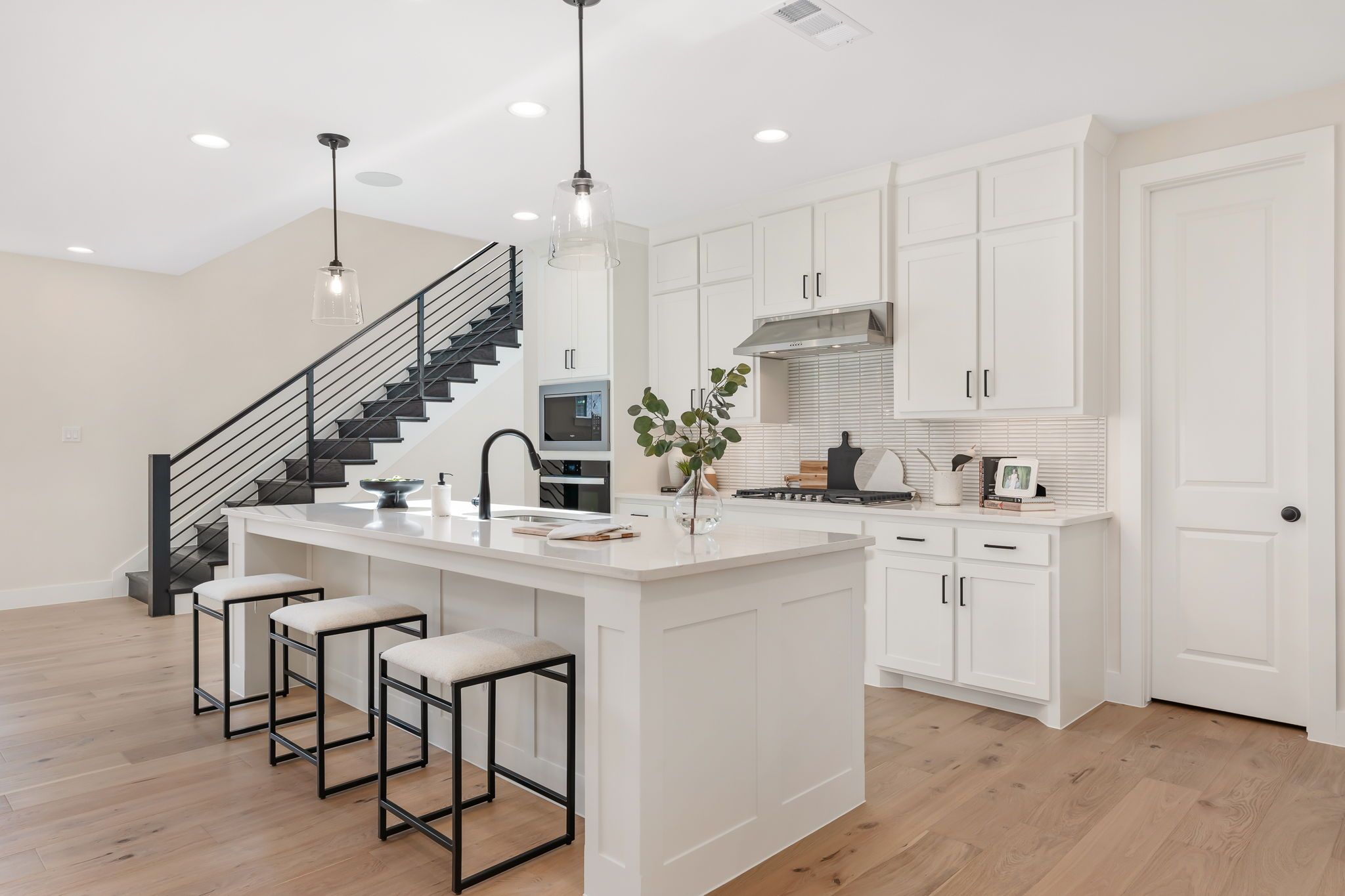 Castle Hills Northpointe Townhomes Kitchen by American Legend Homes