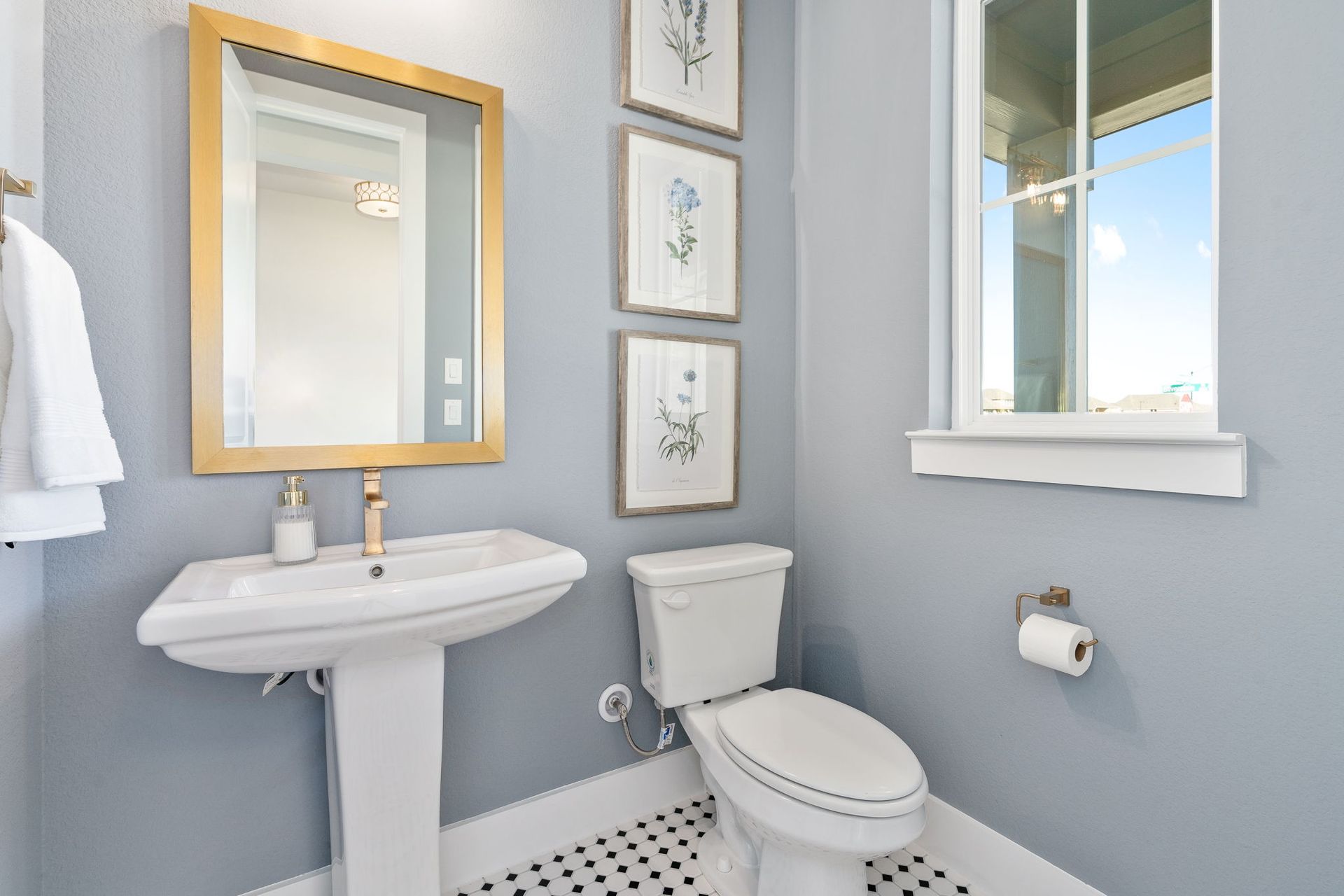 Plan 1456 Ventana American Legend Homes' Model Powder Bath
