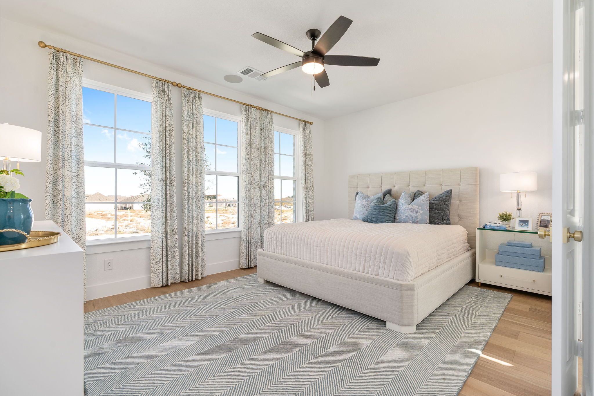 Plan 1456 Ventana American Legend Homes' Model Main Bedroom