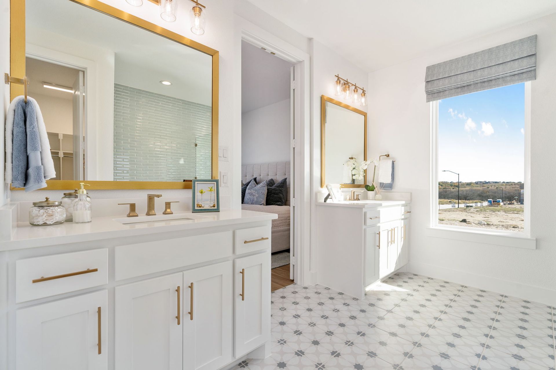 Plan 1456 Ventana American Legend Homes' Model Main Bathroom