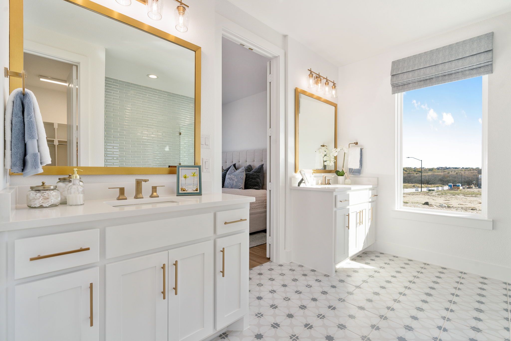 Plan 1456 Ventana American Legend Homes' Model Main Bathroom