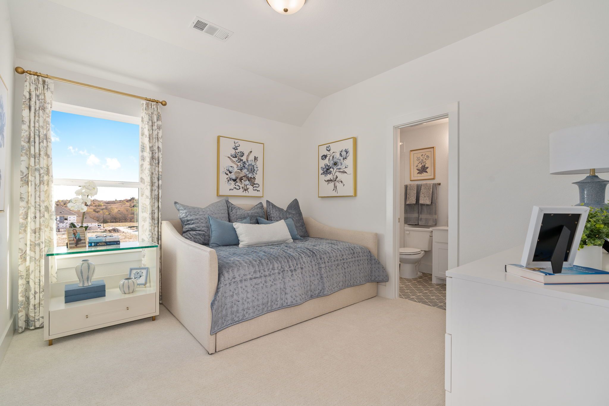 Plan 1456 Ventana American Legend Homes' Model Bedroom