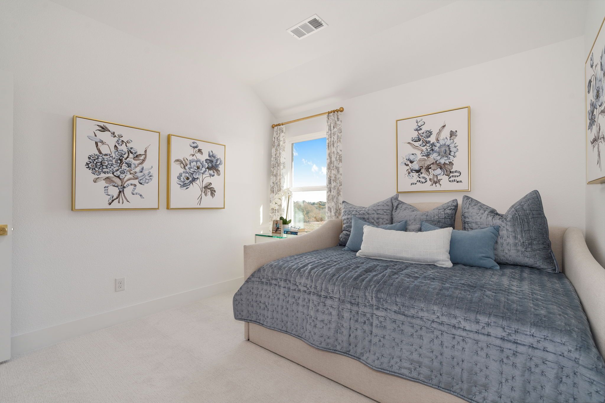 Plan 1456 Ventana American Legend Homes' Model Bedroom