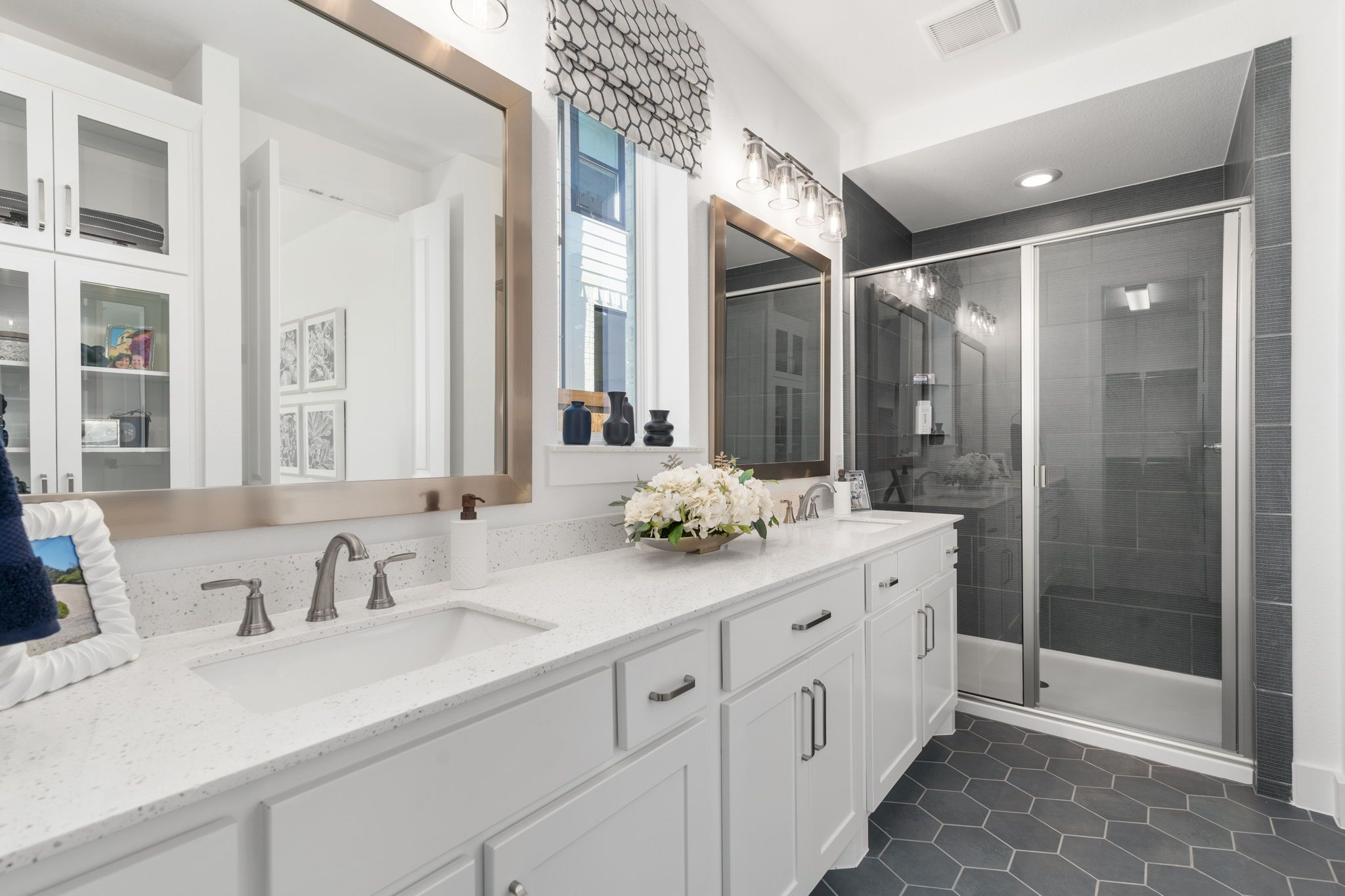 Hillstead Model Plan 1475 Main Bathroom