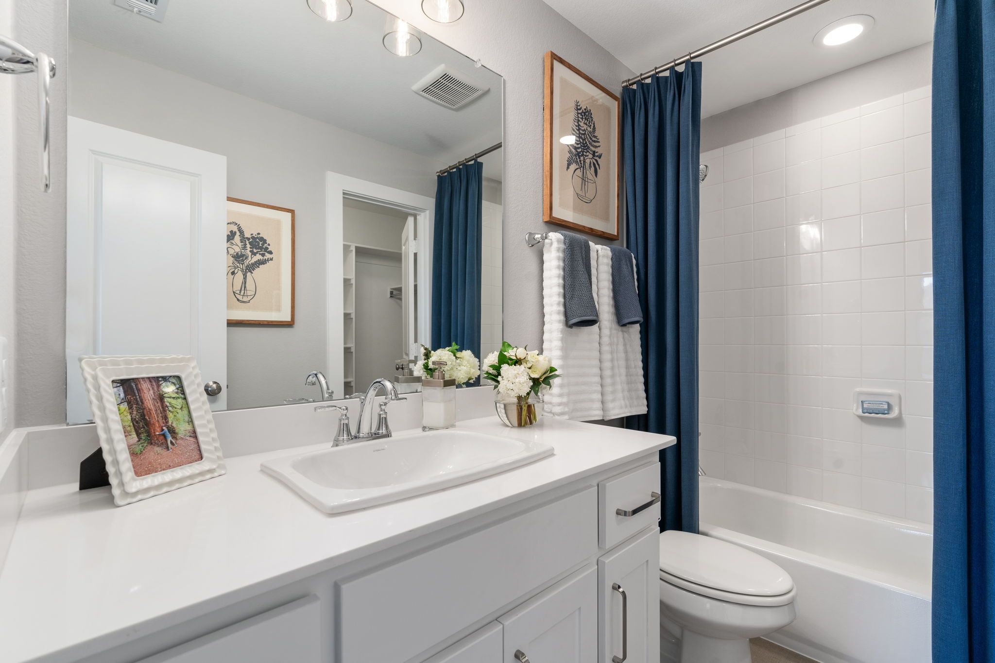 Hillstead Model Plan 1475 Secondary Bathroom