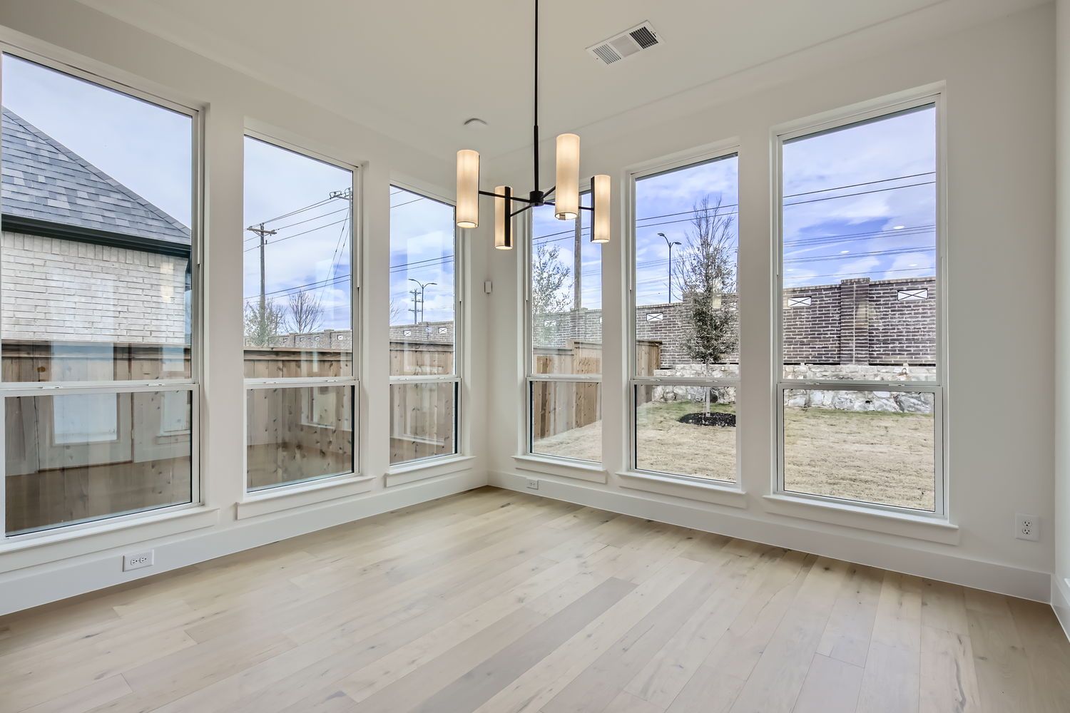 Plan 1623 Dining Area Representative Photo