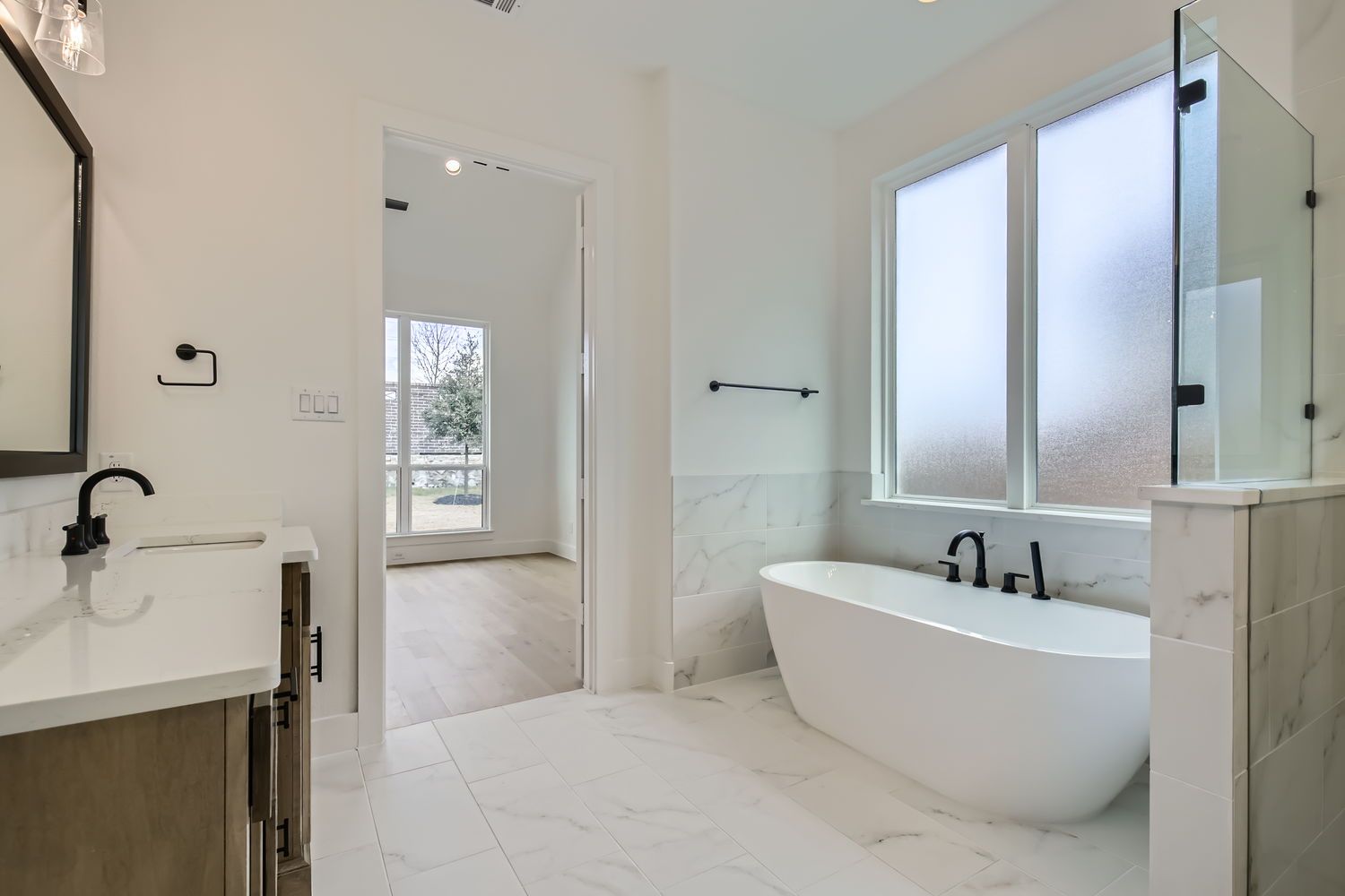 Plan 1623 Main Bathroom Representative Photo