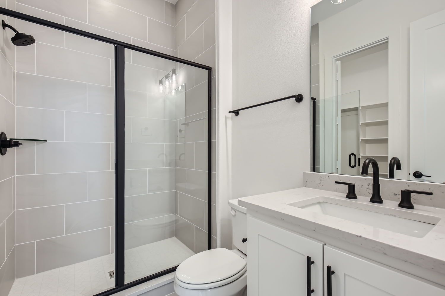 Plan 1623 Secondary Bathroom Representative Photo