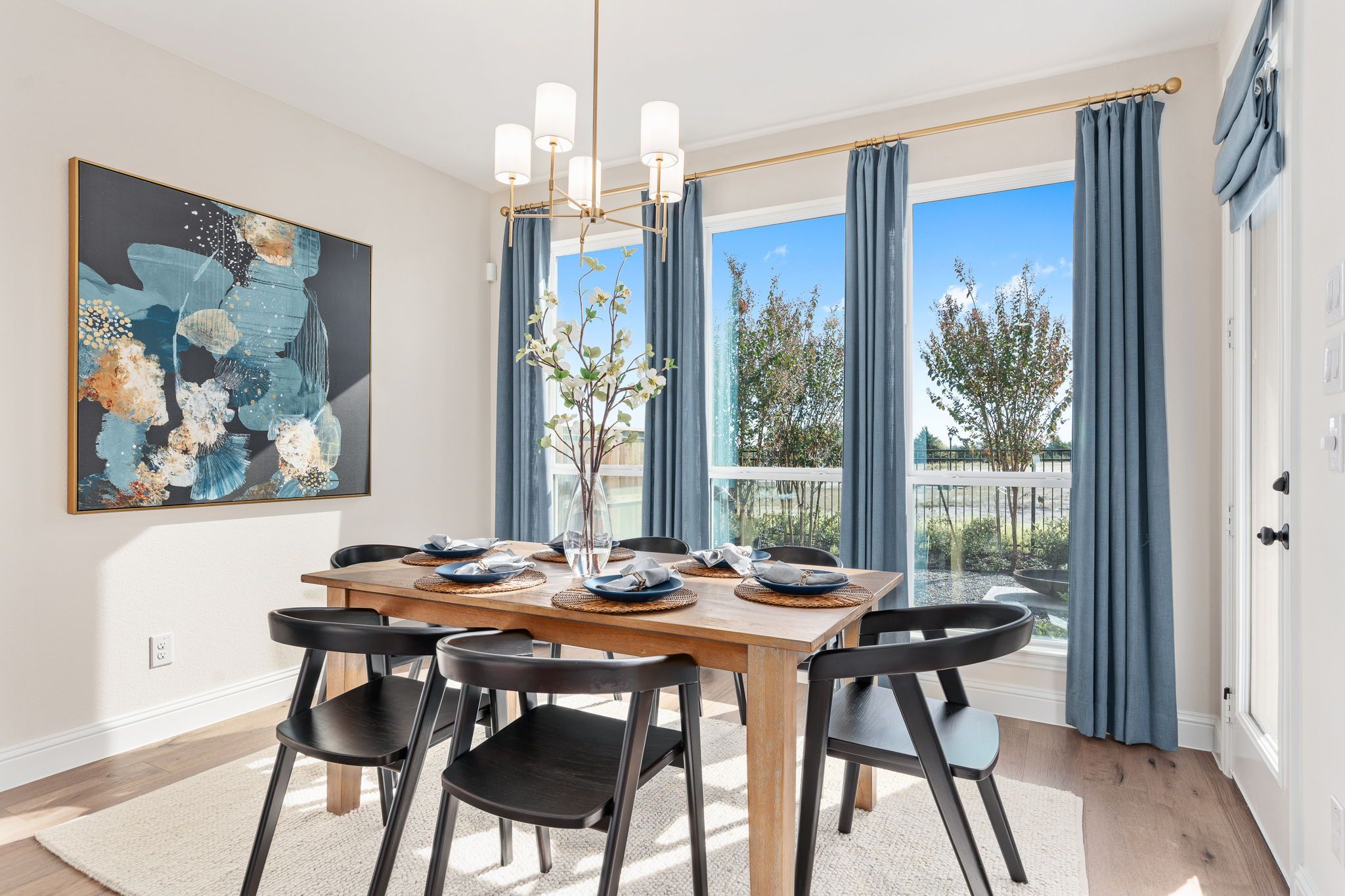 Plan 1687 Breakfast Area Representative Photo