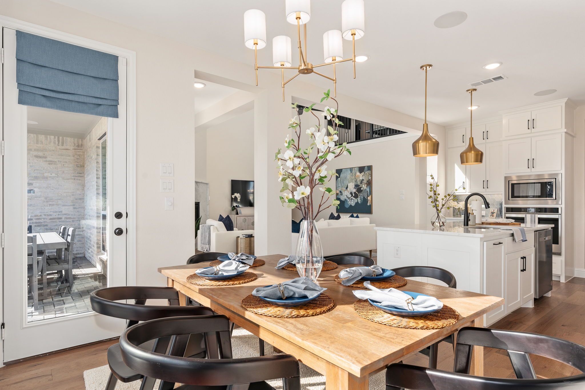 Plan 1687 Breakfast Area Representative Photo