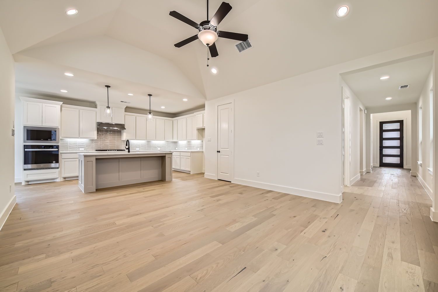 Plan 1452 Entry/Living/Kitchen Representative Photo
