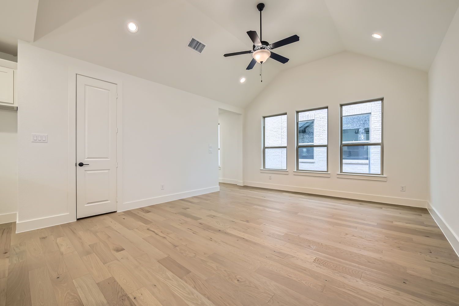 Plan 1452 Living Room Representative Photo