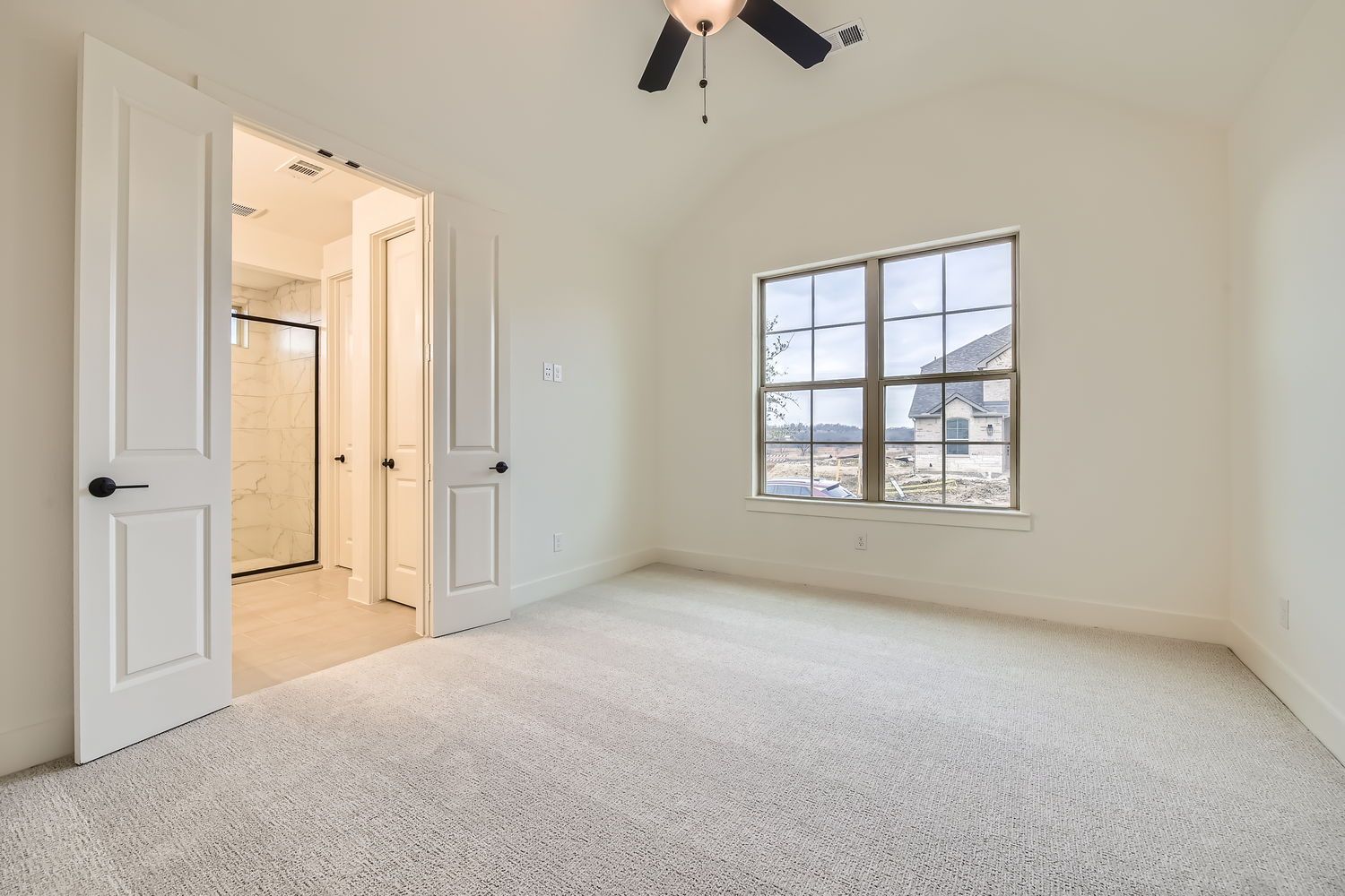 Plan 1452 Main Bedroom Representative Photo