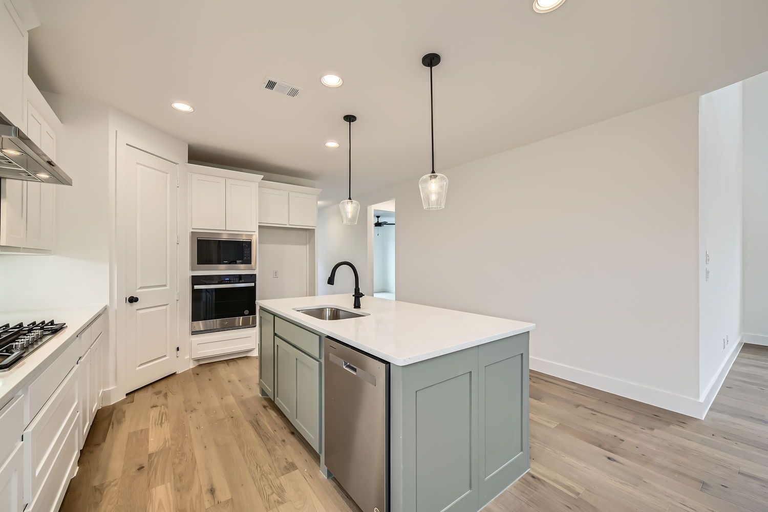 Plan 1455 Kitchen Representative Photo