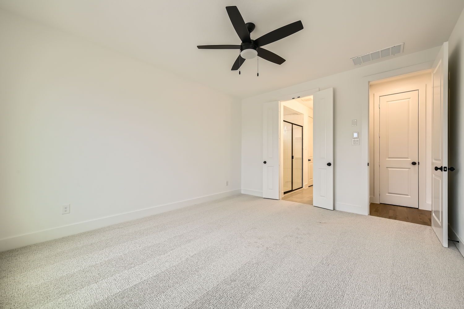 Plan 1455 Main Bedroom Representative Photo