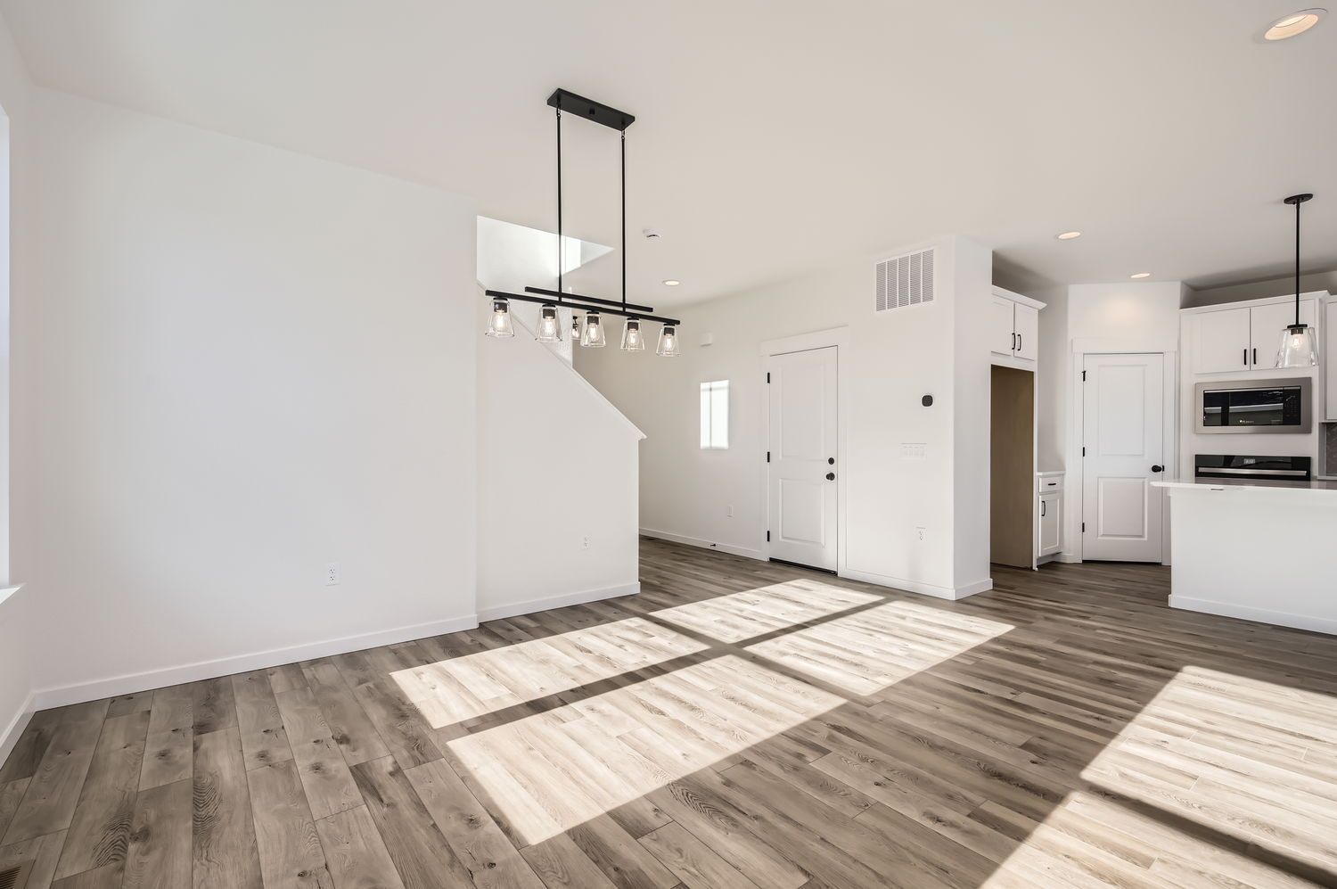 Plan V434 Dining/Kitchen Representative Photo