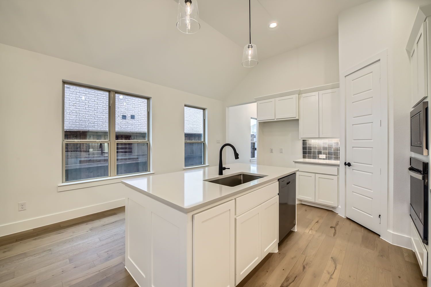 Plan 1451 Kitchen Representative Photo