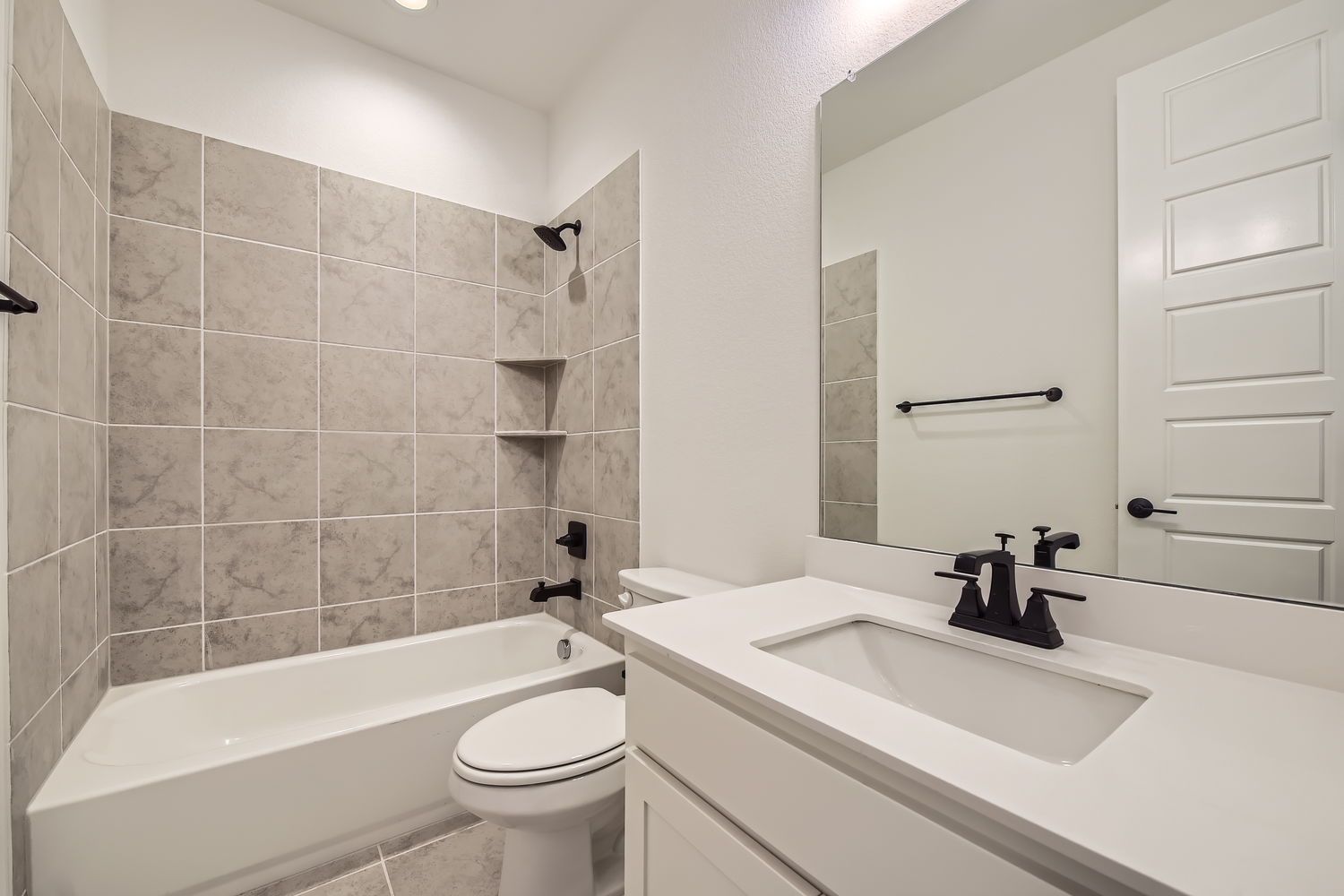 Plan 1451 Secondary Bathroom Representative Photo