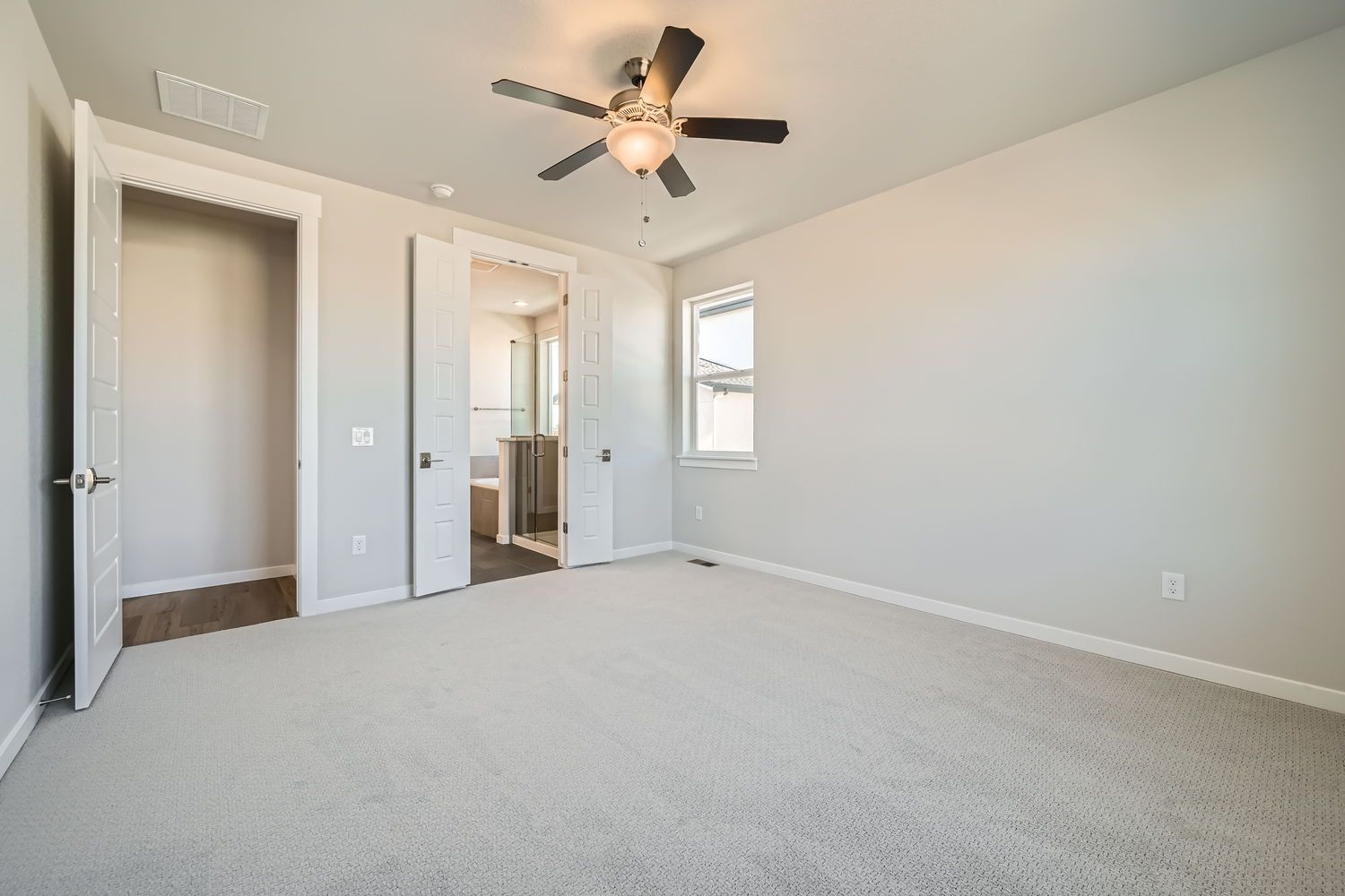 Plan C418 Main Bedroom Representative Photo