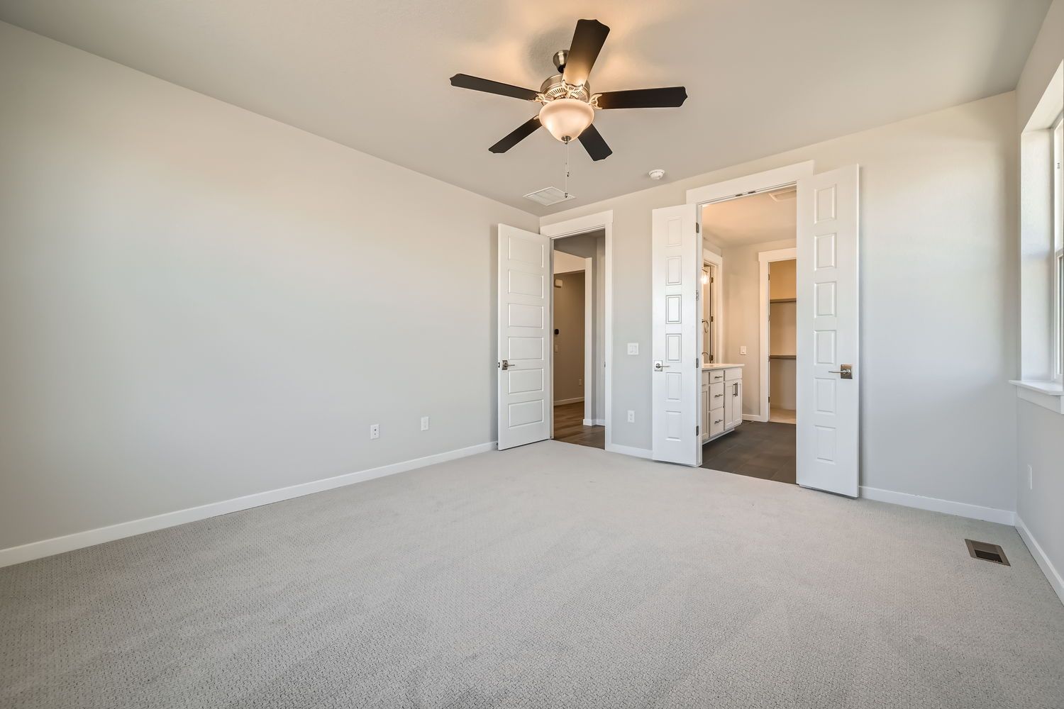 Plan C418 Main Bedroom Representative Photo