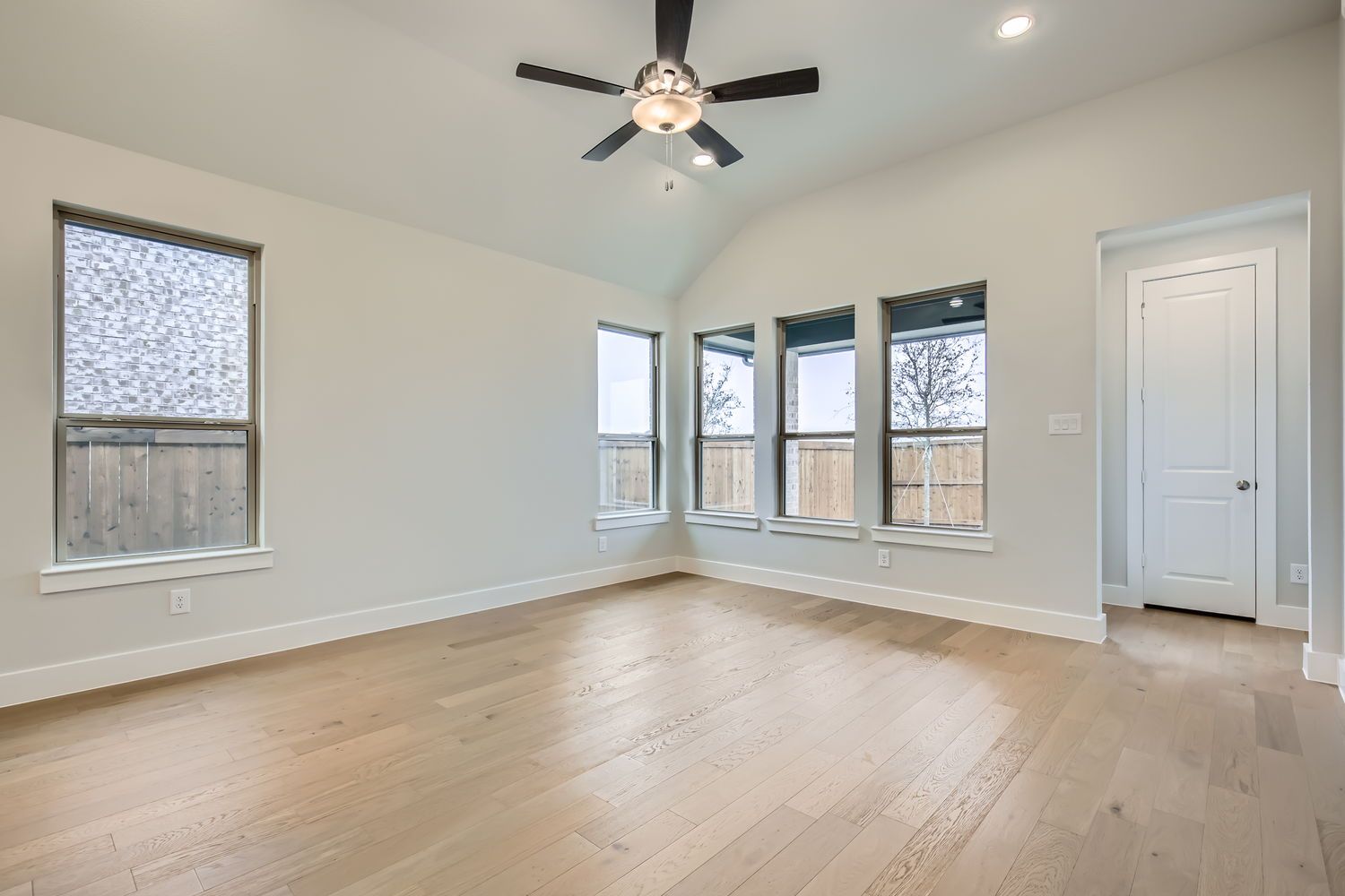 Plan 1473 Living Room Representative Photo