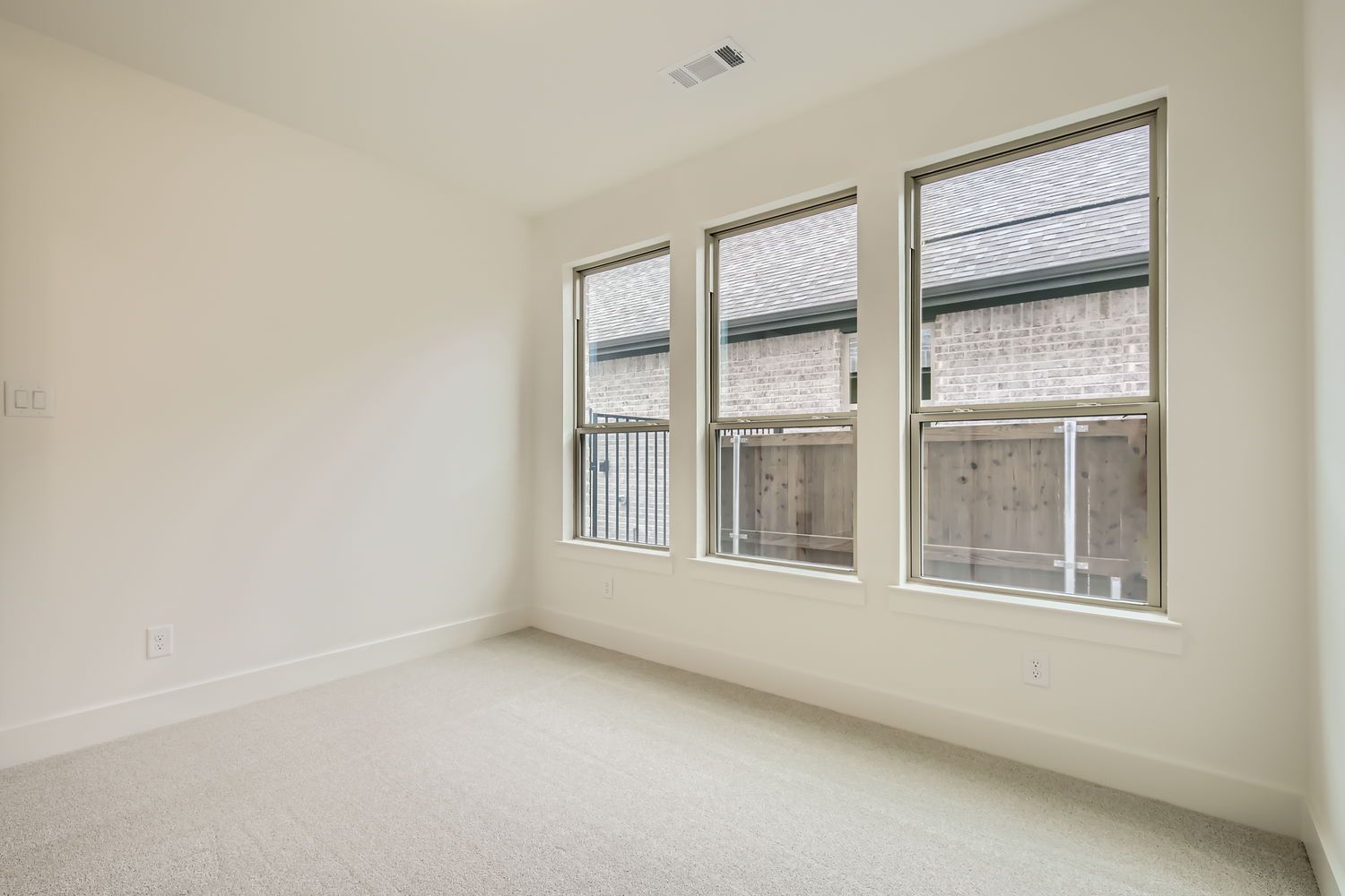 Plan 1476 Main Bedroom Representative Photo