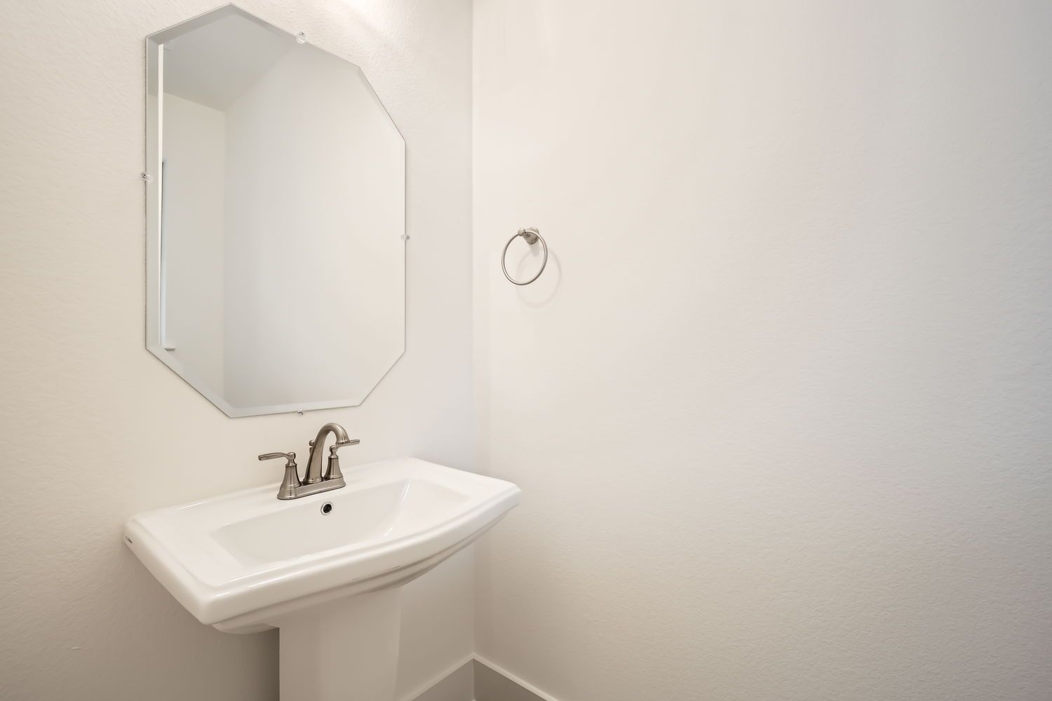 Plan 1476 Powder Bath Representative Photo