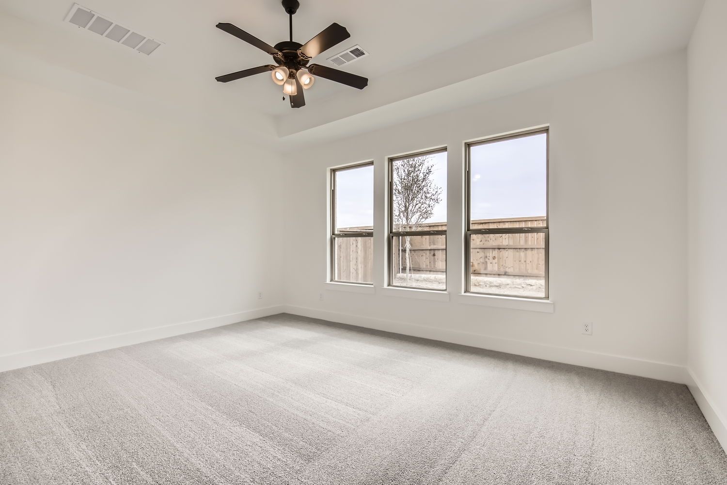 Plan 1474 Main Bedroom Representative Photo