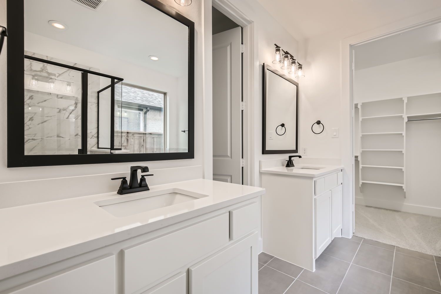 Plan 1474 Main Bathroom Representative Photo
