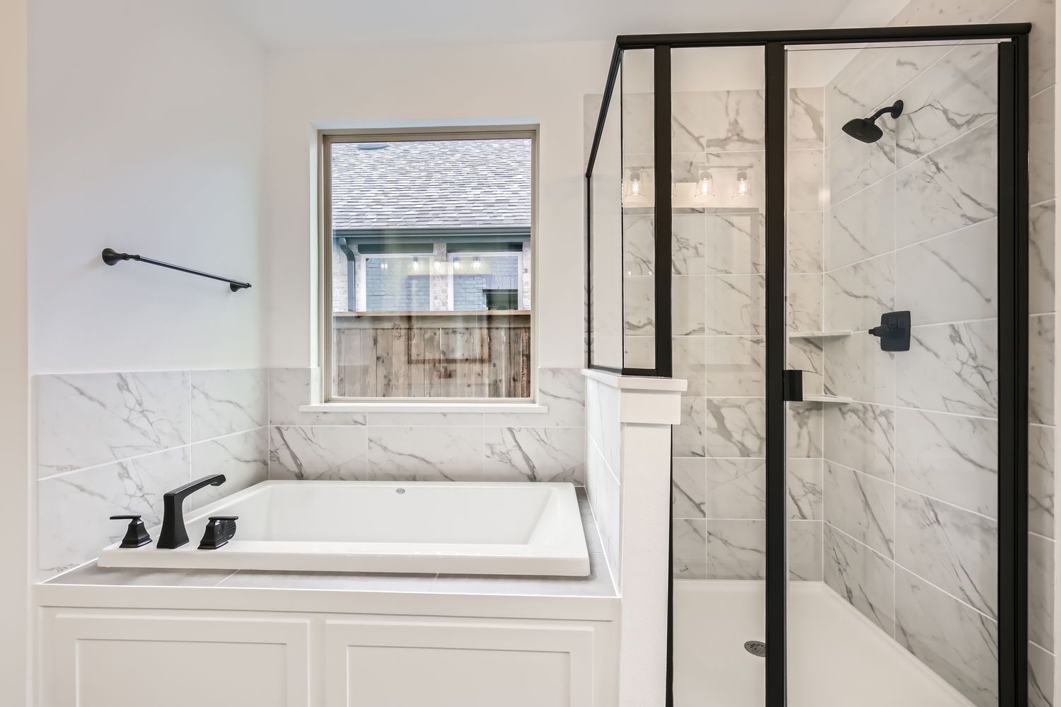 Plan 1474 Main Bathroom Representative Photo