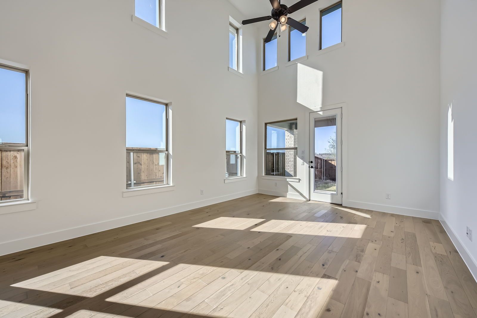 Plan 1453 Living Room Representative