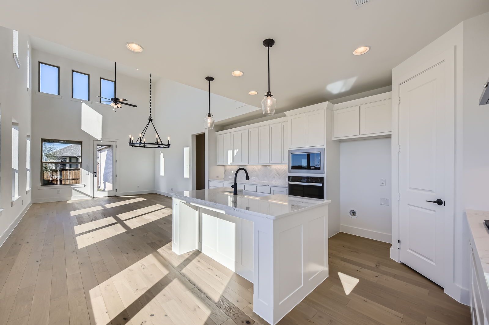 Plan 1453 Living Room/Kitchen Representative