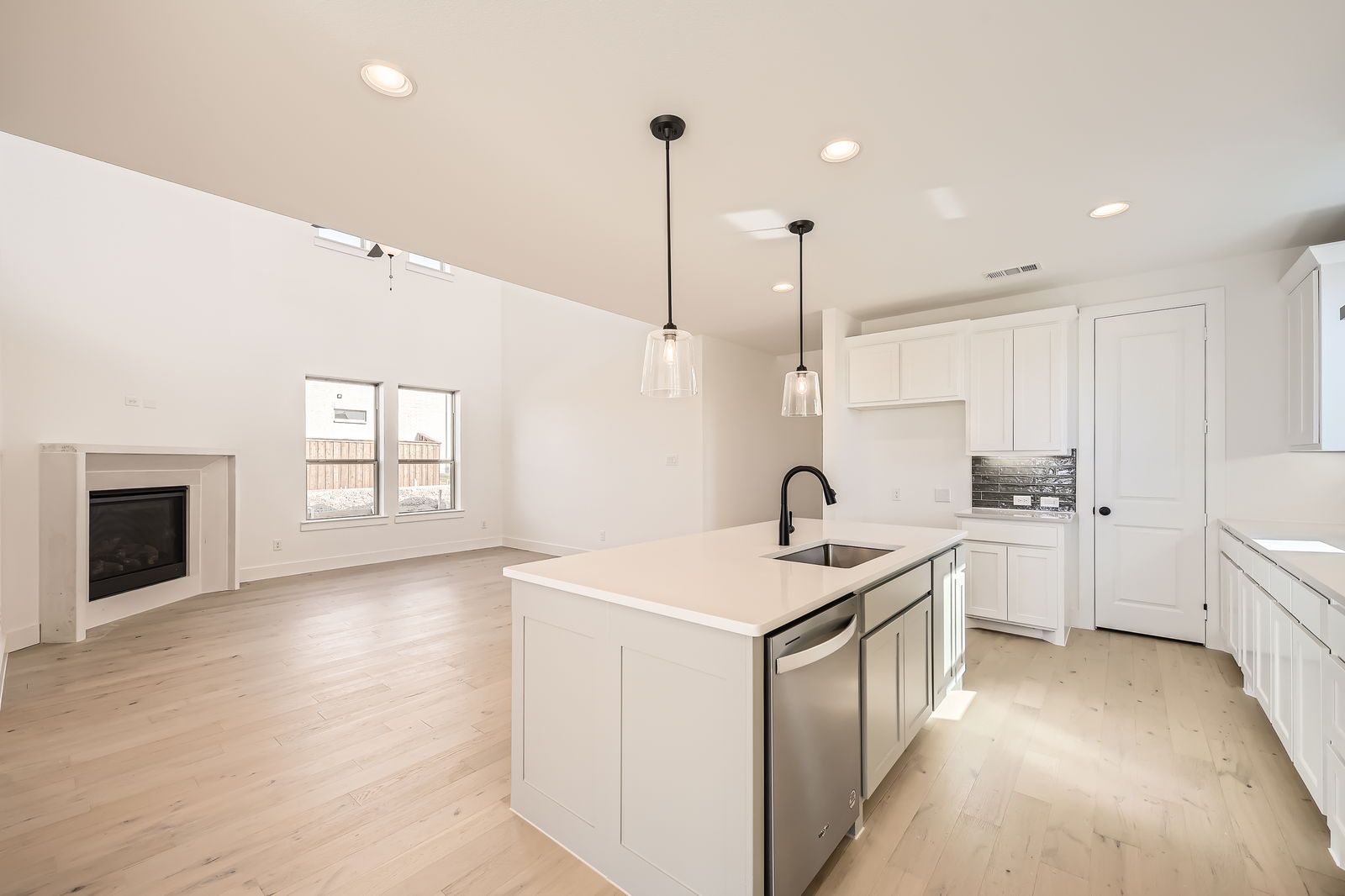 Plan 1454 Living Room/Kitchen Representative Photo