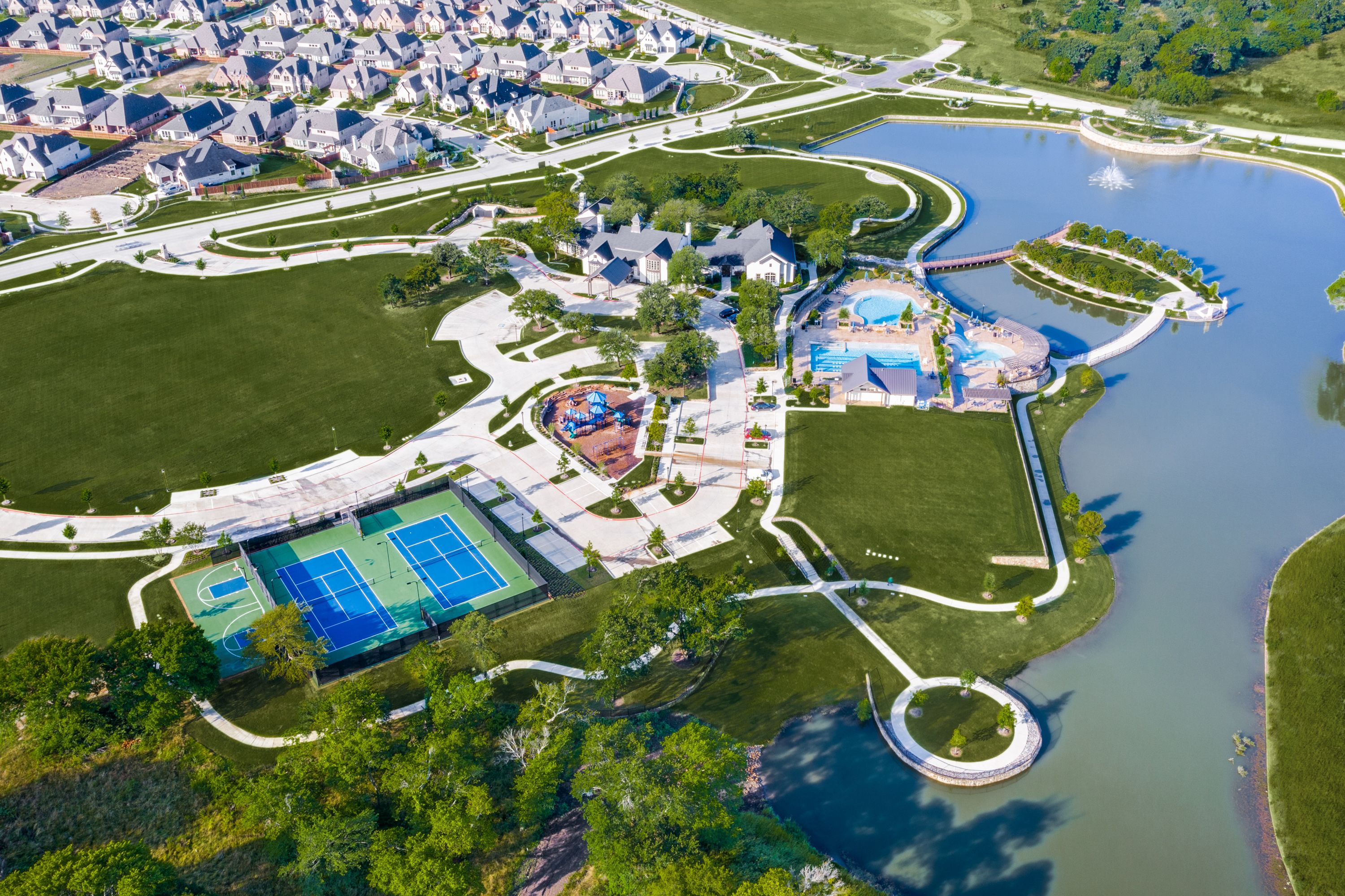 Mustang Lakes - amenities