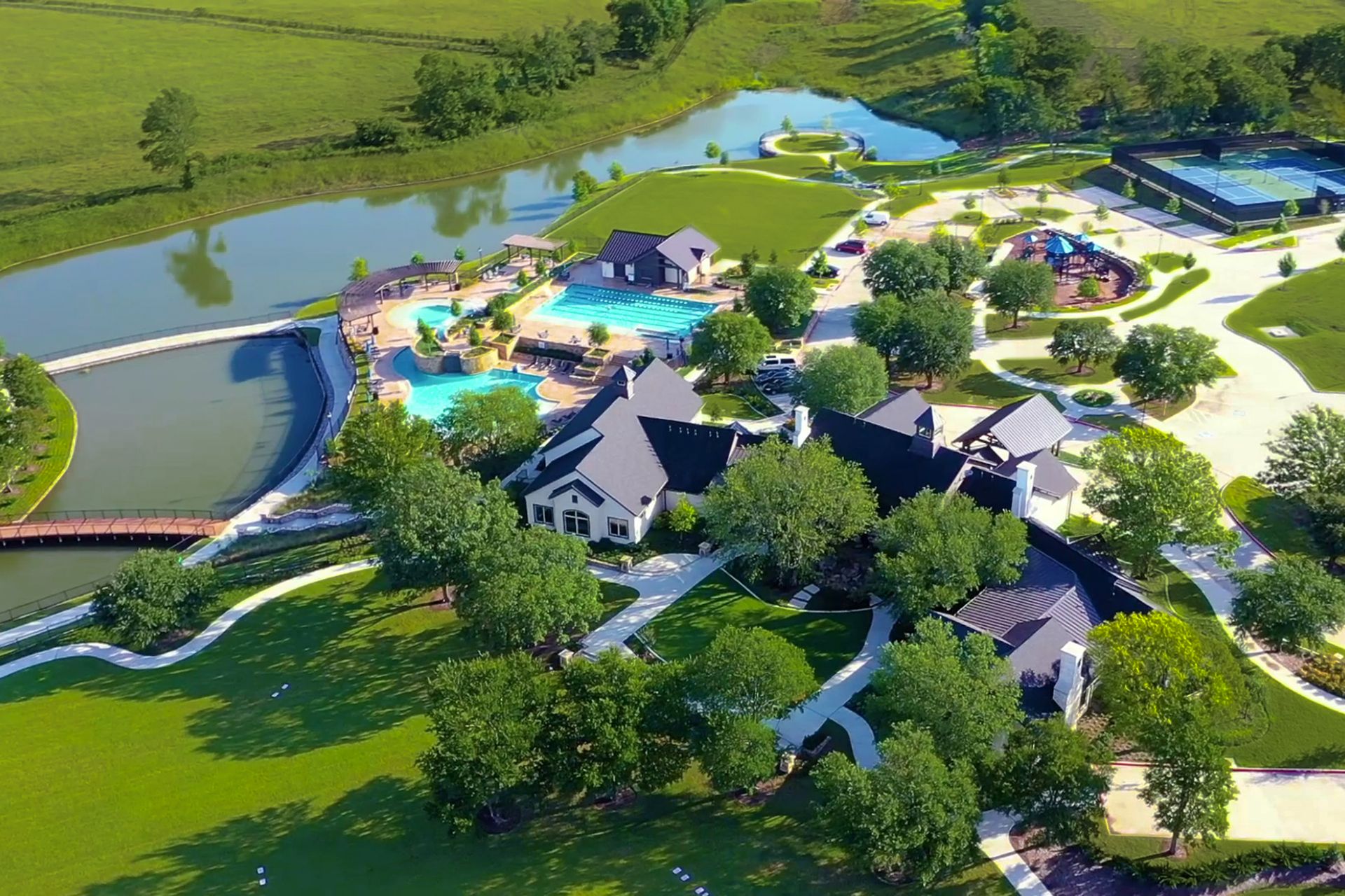Mustang Lakes - pond, pools, tennis court, playground, walking trails