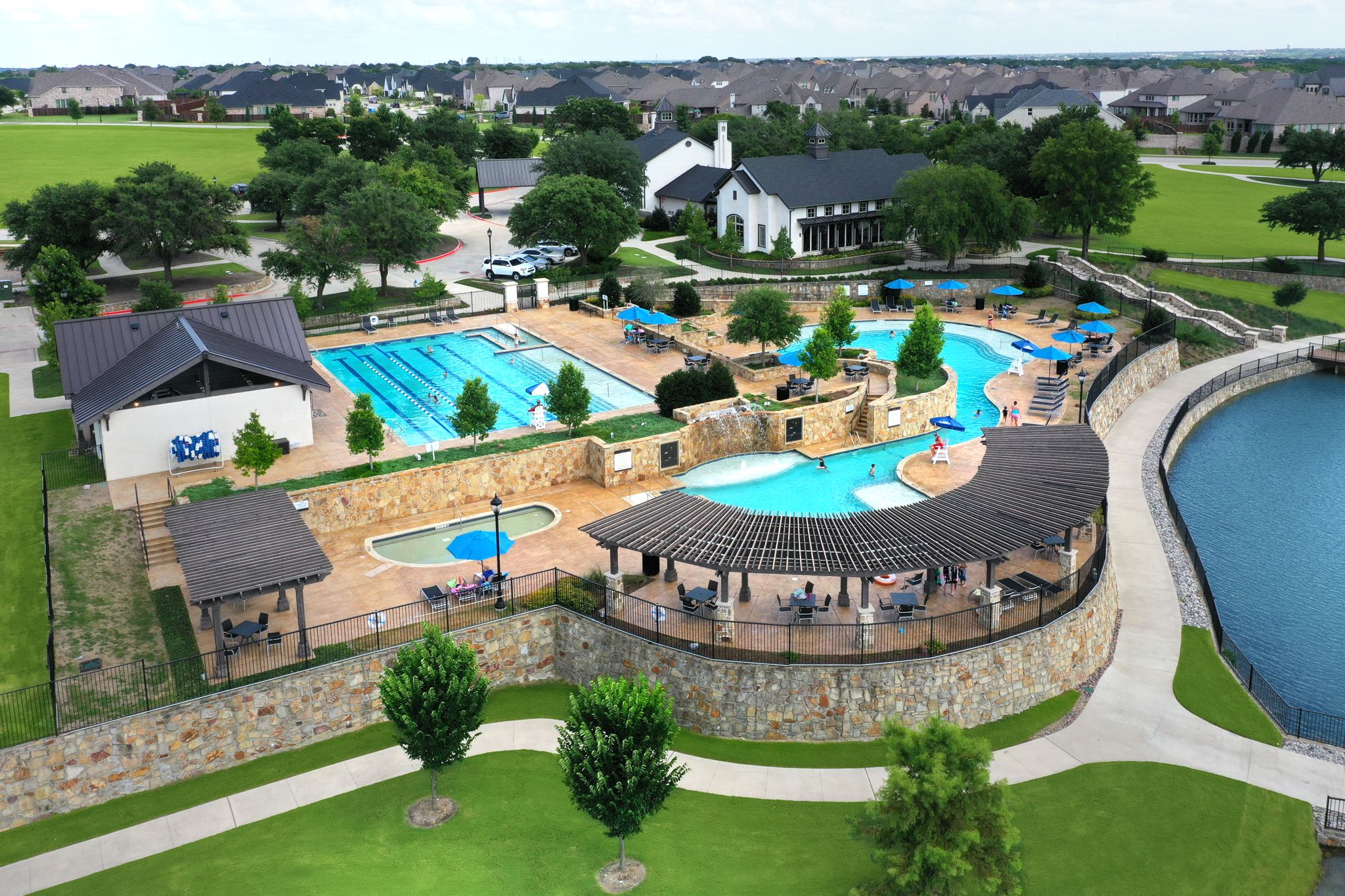 Mustang Lakes - Pools