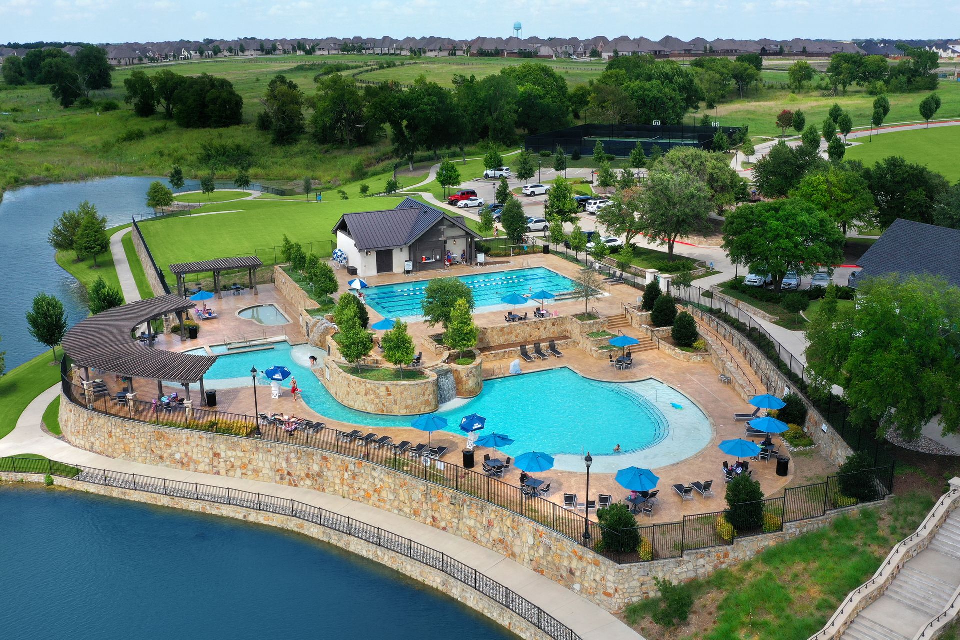 Mustang Lakes - Pools