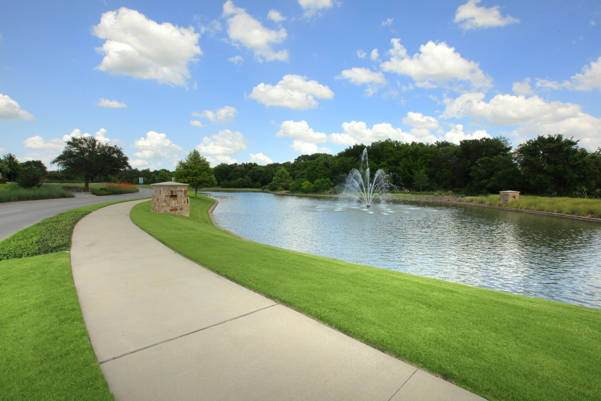 Mustang Lakes - pond with water feature